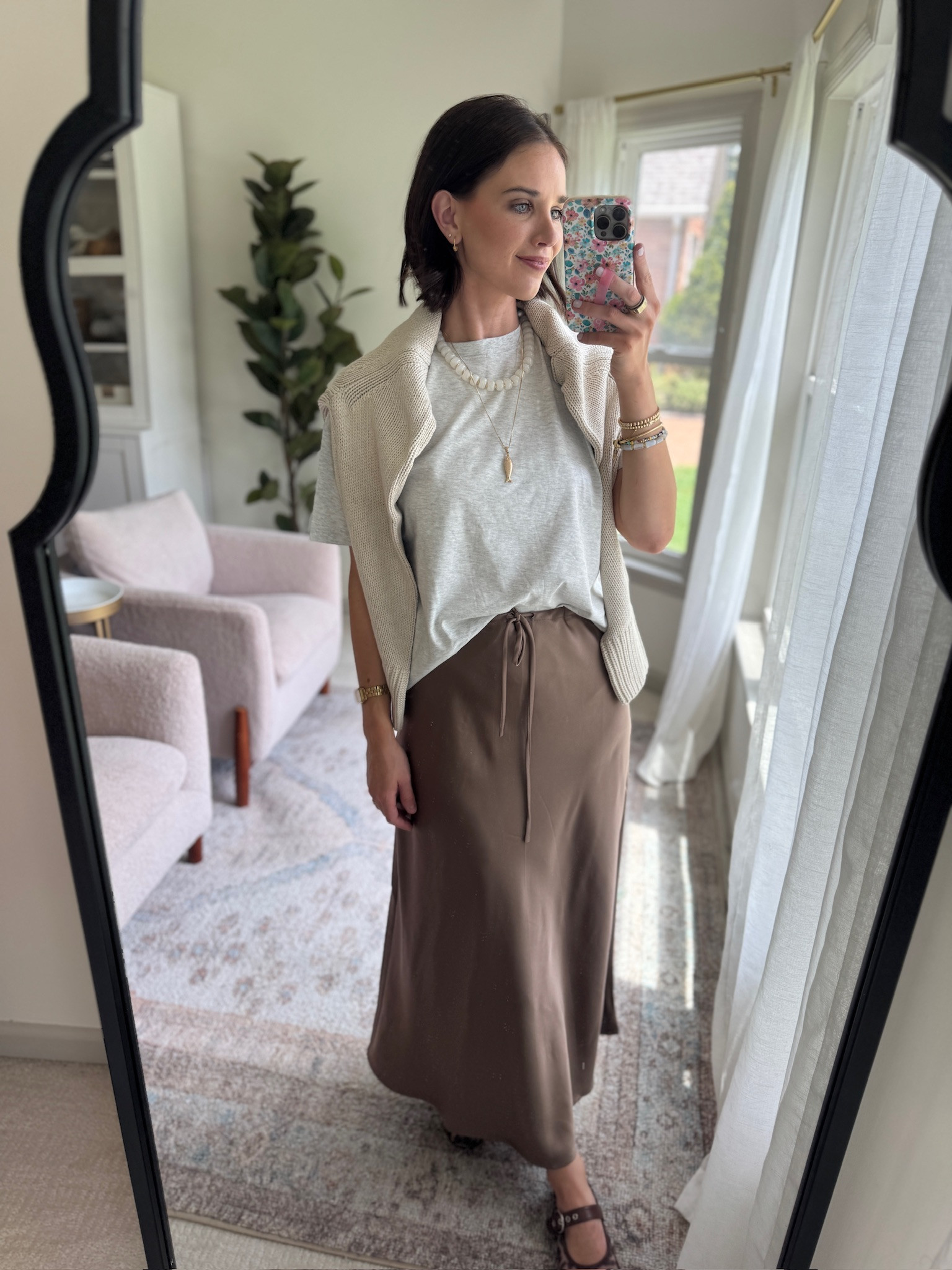 wearing a size small!

amazon, amazon skirts, skirts outfit, tshirt outfit, transitional outfit inspo, teacher outfits, teacher friendly outfits, mom outfits, mom style, hallie ragan