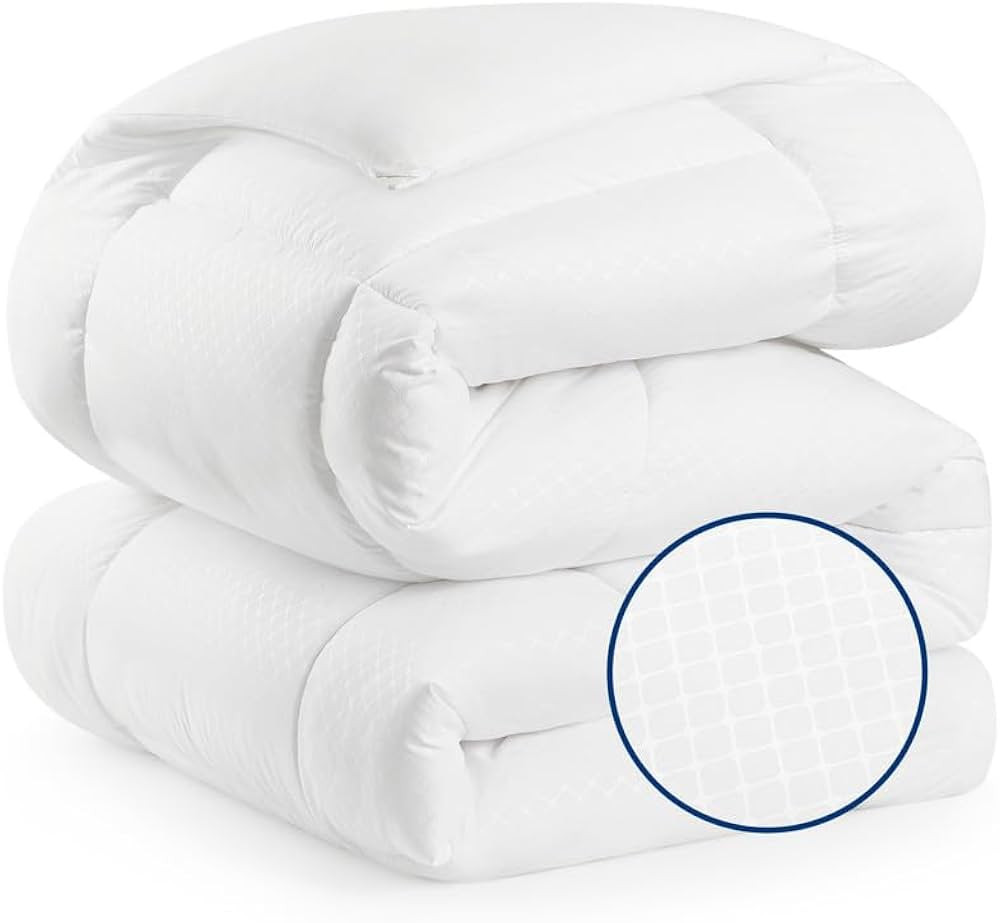 Bedsure All Season Down Alternative Comforter-King Size Duvet Insert with Corner Tabs,Quilted Mac... | Amazon (US)