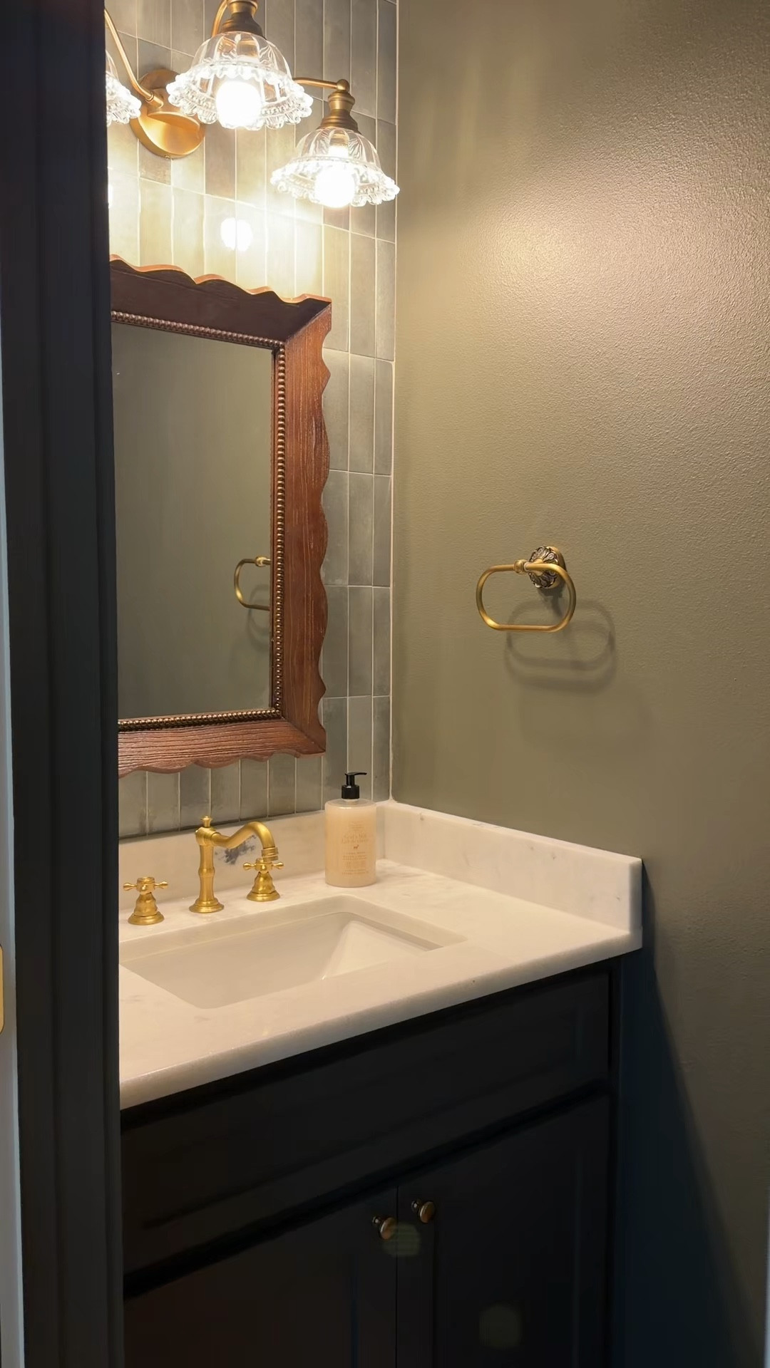 Powder bath details 

#LTKHome