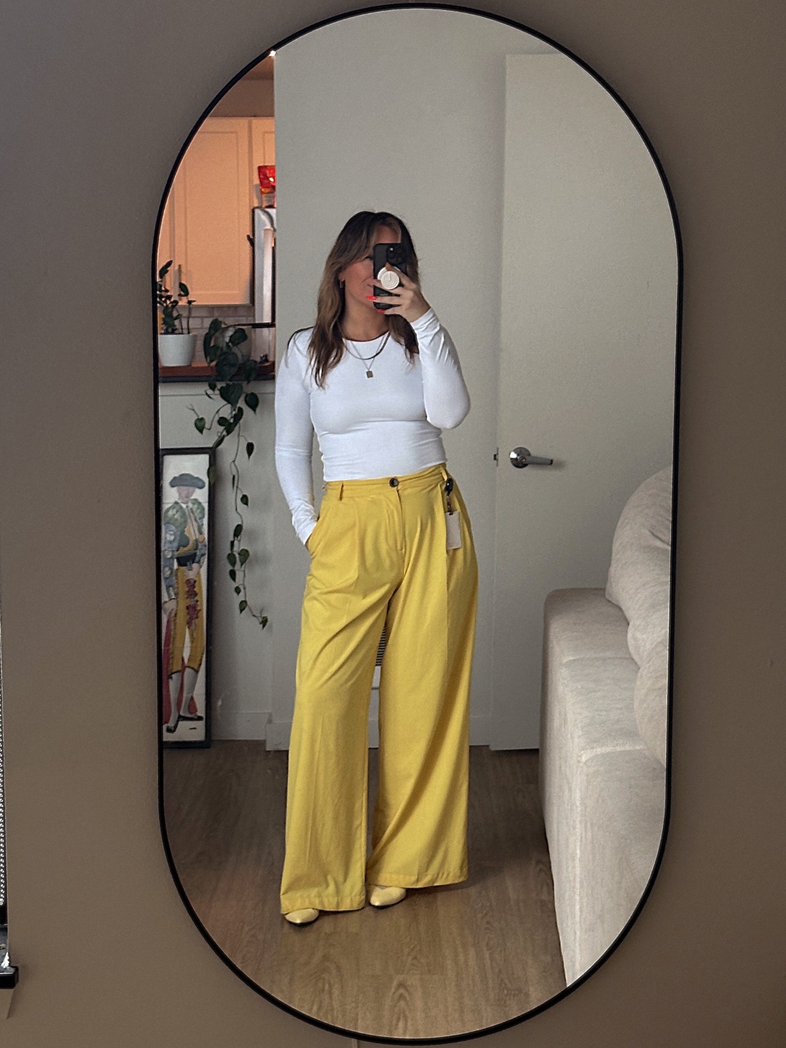 top - aritzia
pants - zara
heels - dolce vita