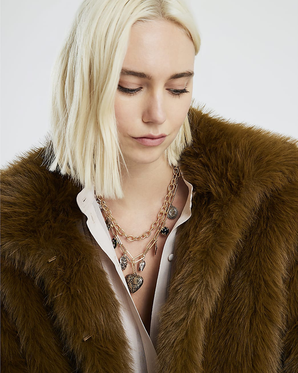 Gold Flower And Heart Collar Necklace | River Island UK & IE