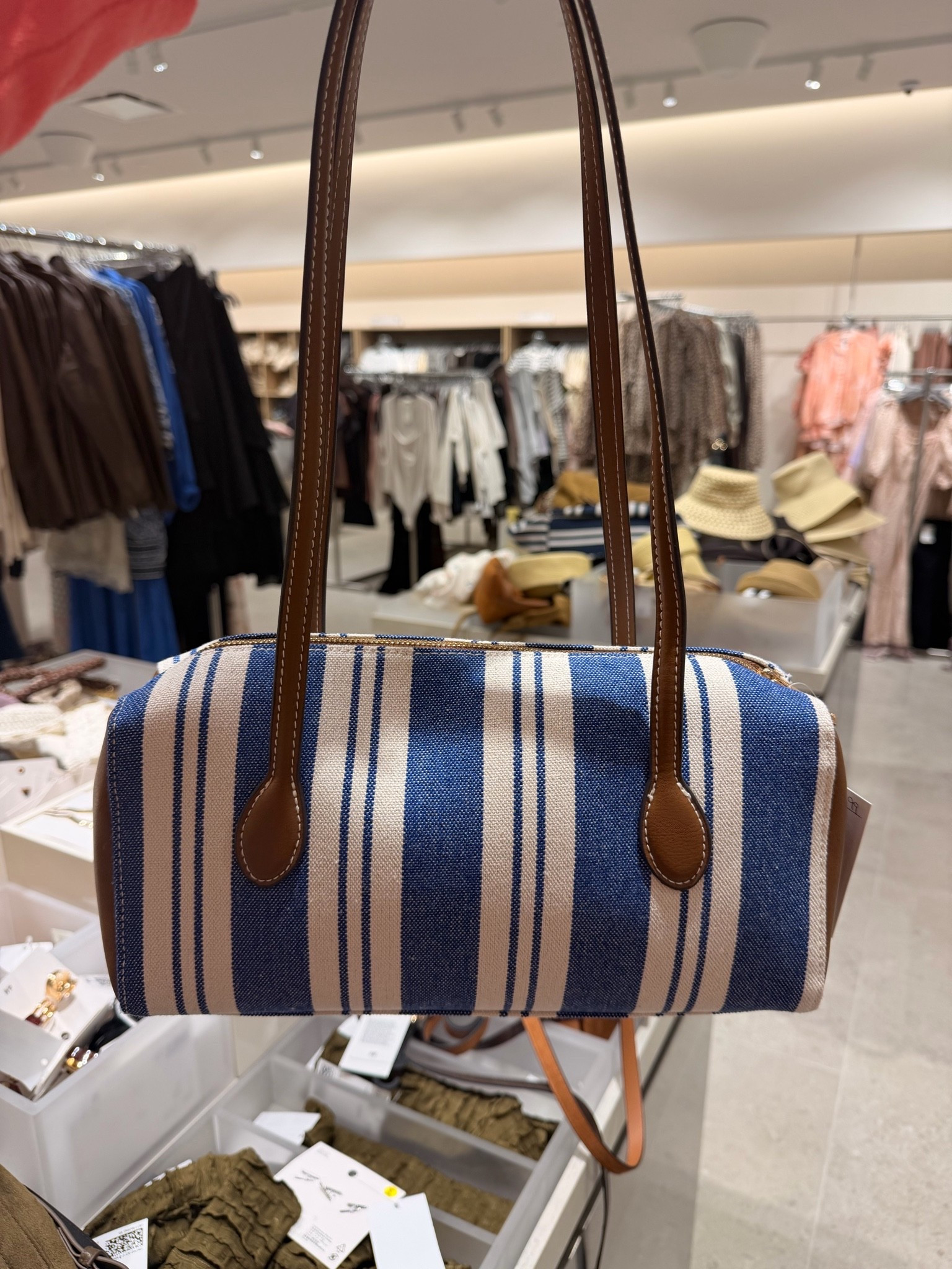 Perfect summer bag from #HM! So darn cute! #summerbag #bag #shoulderbag

#LTKgrwm #LTKootd #LTKSeasonal