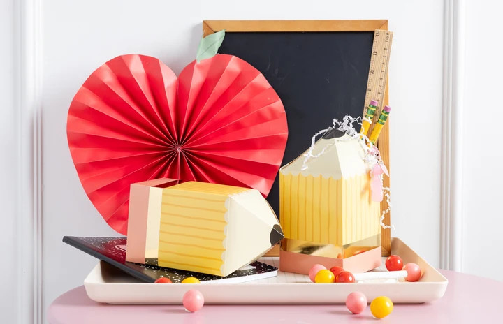 Pencil Shaped Treat Box (12 ct) | My Mind's Eye