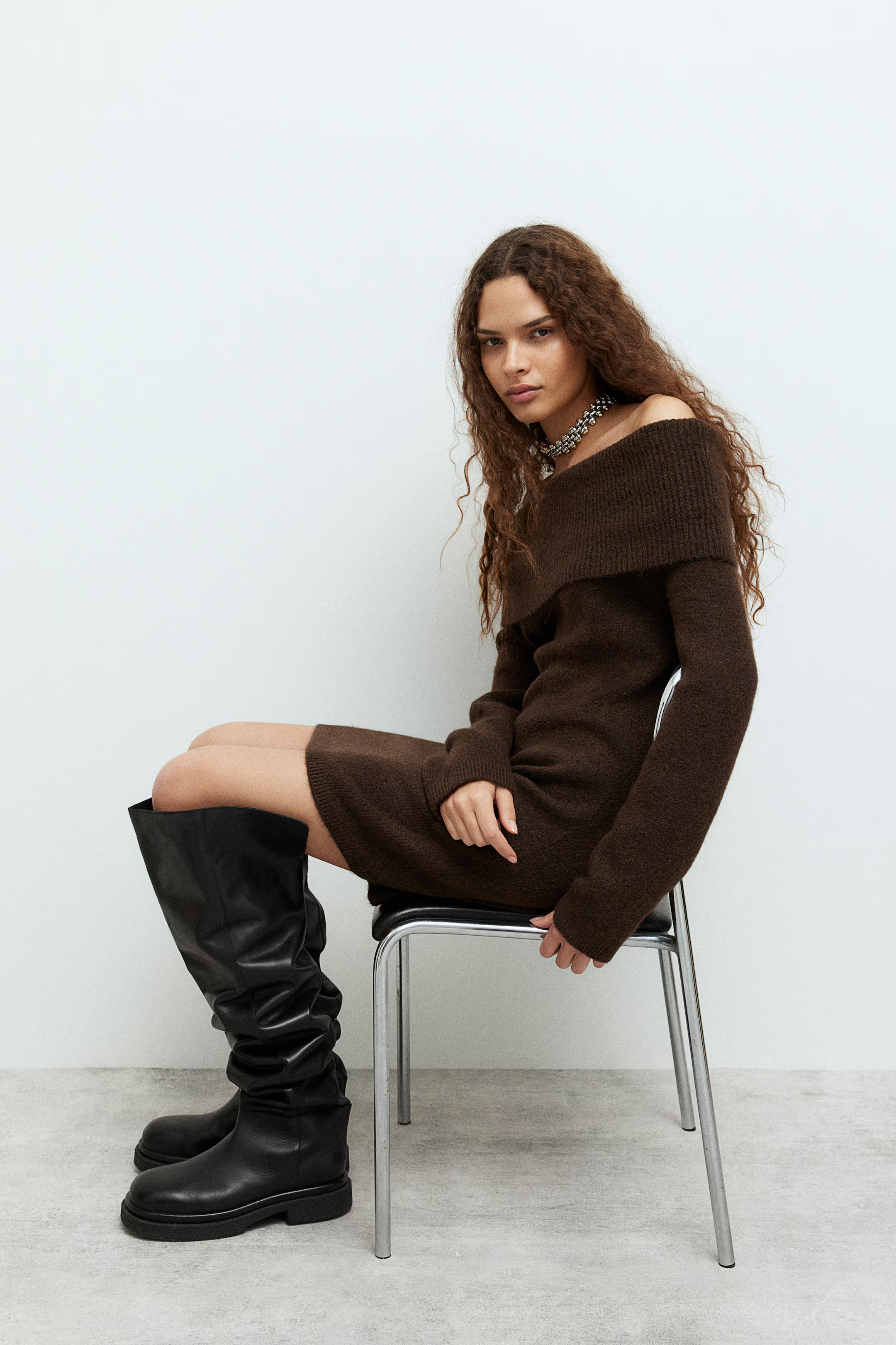 Off-the-shoulder knitted dress | H&M (UK, MY, IN, SG, PH, TW, HK)