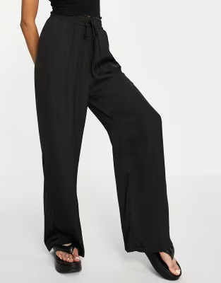 Stradivarius wide leg relaxed pants in black | ASOS (Global)