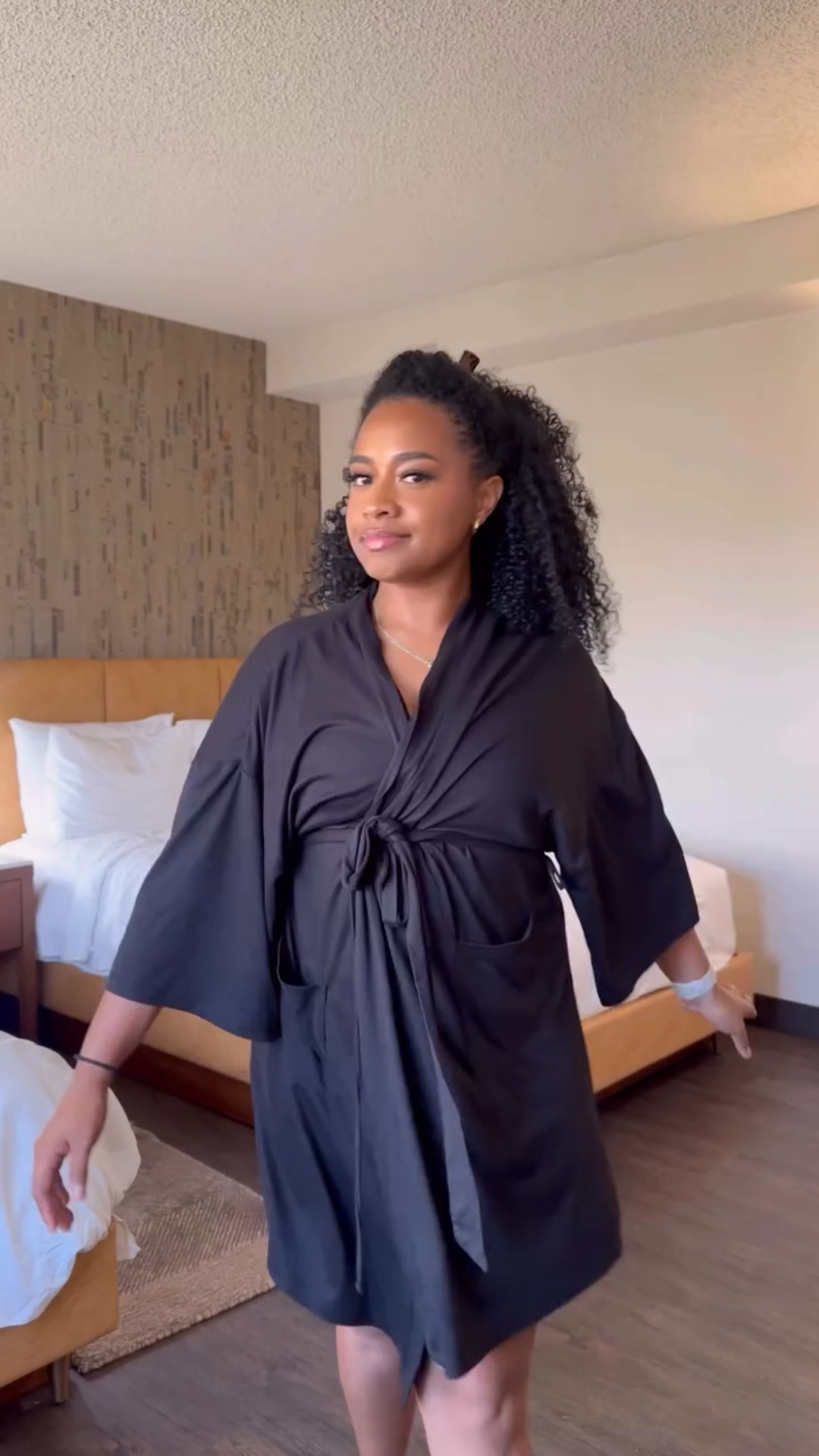 Comment OUTFIT for the link ✨ I’m trying my best not to feel the need to buy a new outfit every time I go somewhere 😭 

Details :
Pants - @buckle 
Tops - @amazonfashion 
Shoes - @nike 
Butterfly Adhesive Bra - @originalself__ 
Fragrance - @valentino.beauty