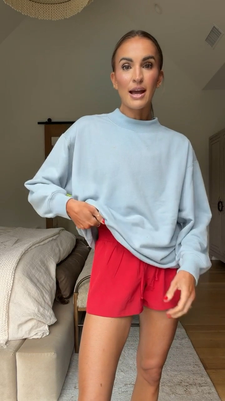 Ahh sweatshirt + shorts both on sale! 🙌🏼
