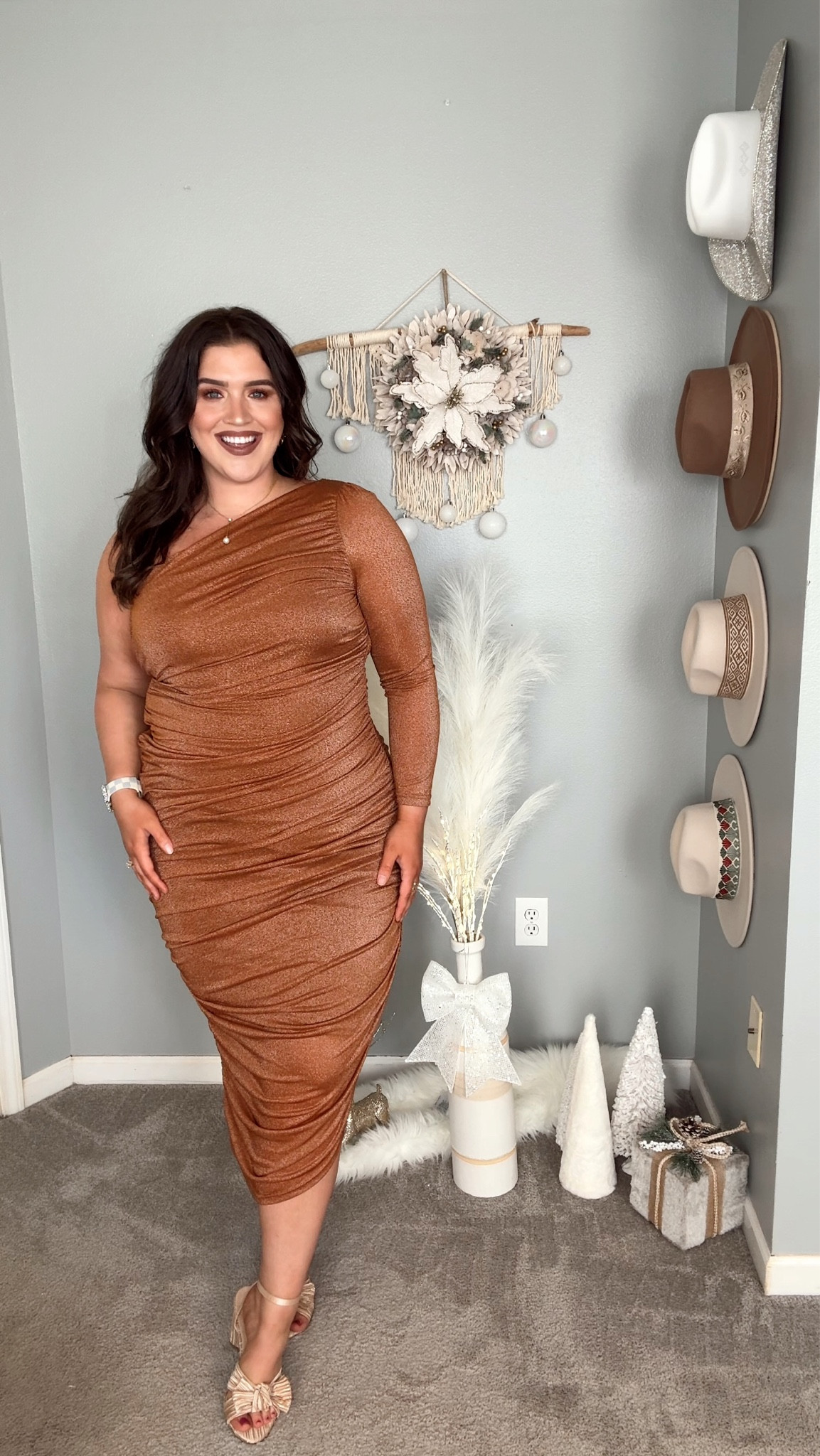 Curvy holiday party dress ✨🥂 Wedding guest formalwear cocktail attire 
Size: XL 
#midsizefashion #plussizefashion #holidaydress #partydress #ootn #cocktaildress #formalwear #shimmer #golddress #goldheels #bowheels #christmasparty #nye #shapewear 

#LTKplussize #LTKHoliday #LTKSeasonal