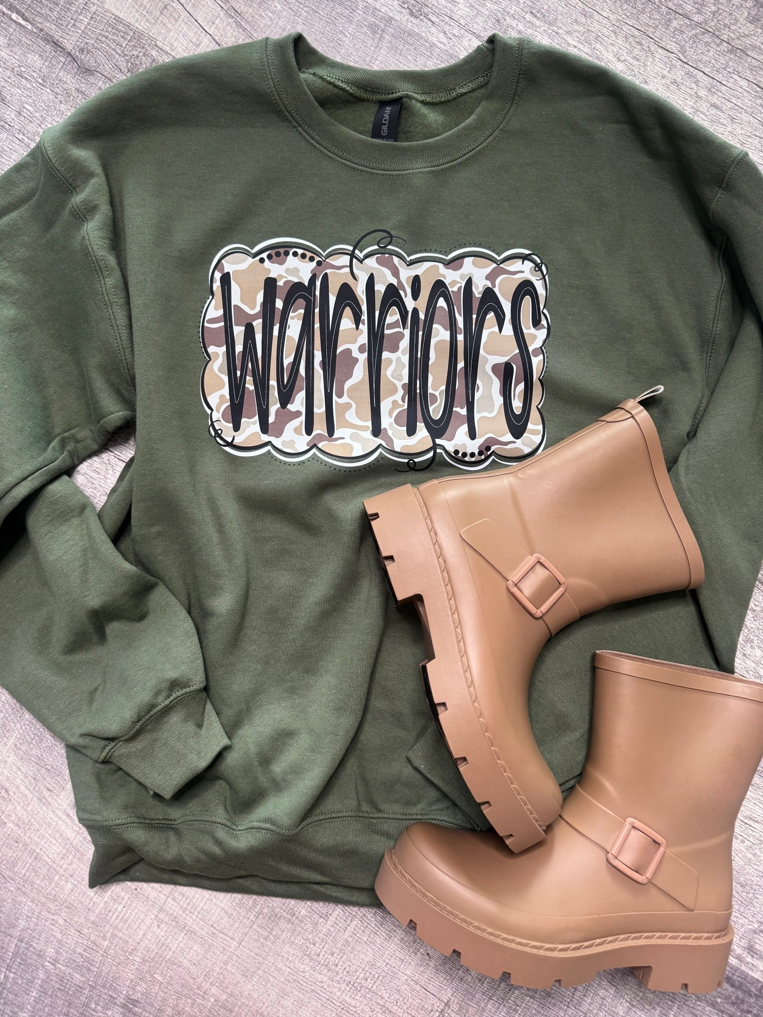 Friends, these rain boots are absolutely amazing! I saw someone have them on the other day, and I immediately ordered them for myself! They are on sale for only $19.99! Amazing quality and will be perfect for this Fall and Winter! They will look amazing with wide leg jeans or leggings! #walmart #walmartfinds #walmartboots #walmartshoes #womensrainboots #saleshoes #fashionfinds #walmartwomensshoes 