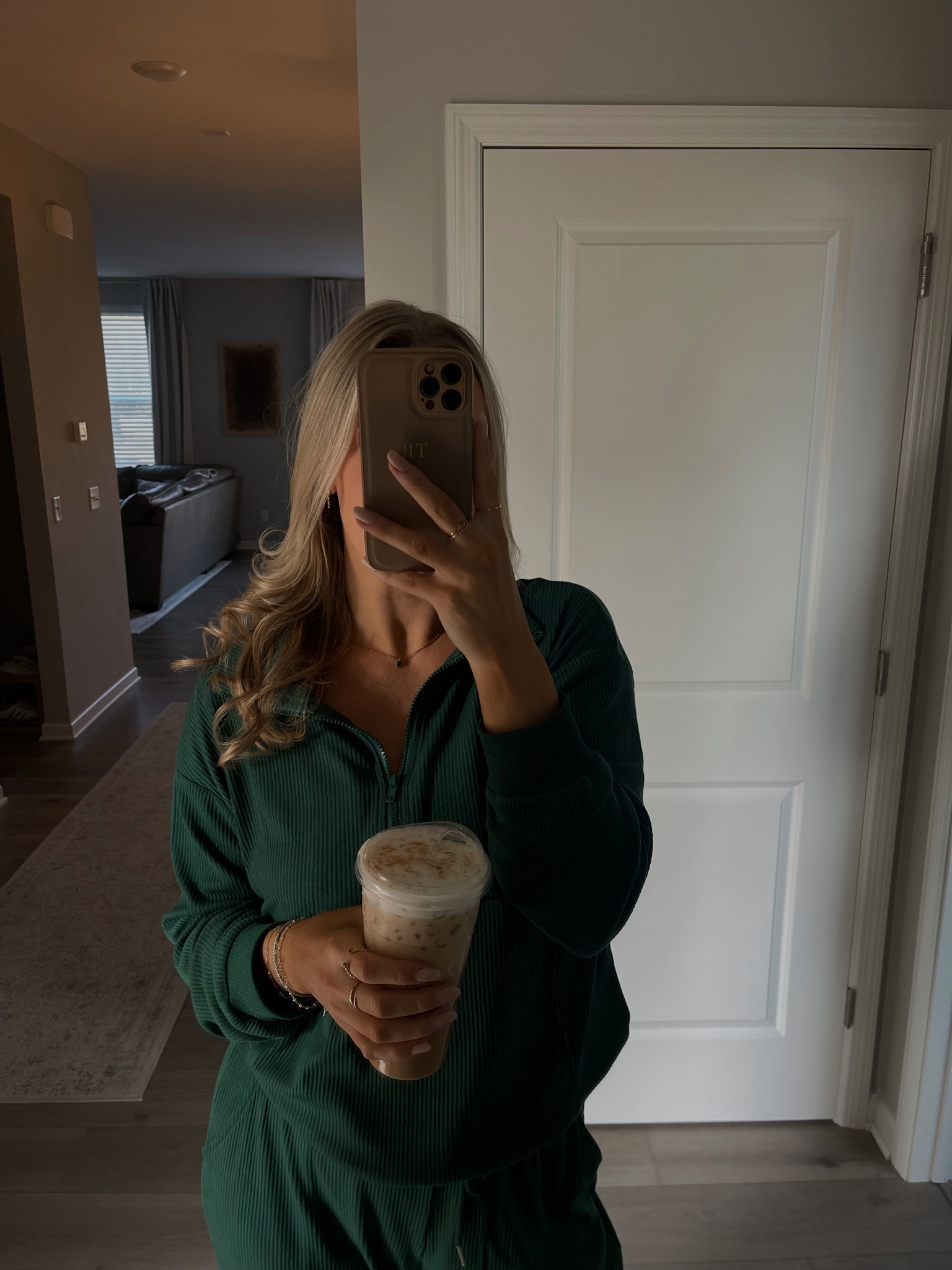 Comfy matching sweat set #amazonset #comfyoutfit #airportoutfit

#LTKActive