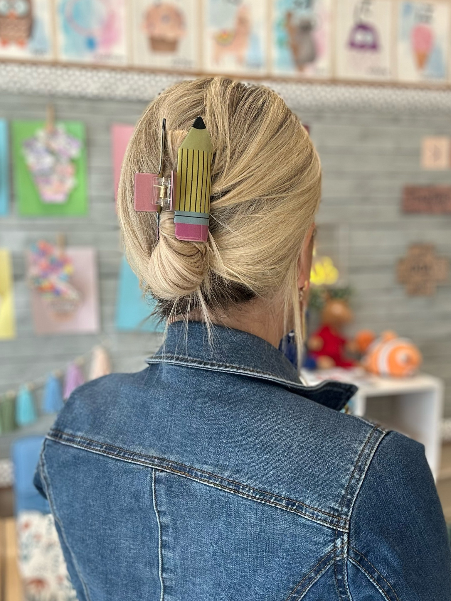 Pencil hair clip! How adorable is this for a teacher ?! ✏️💕

#LTKbeauty #LTKfindsunder50 #LTKGiftGuide