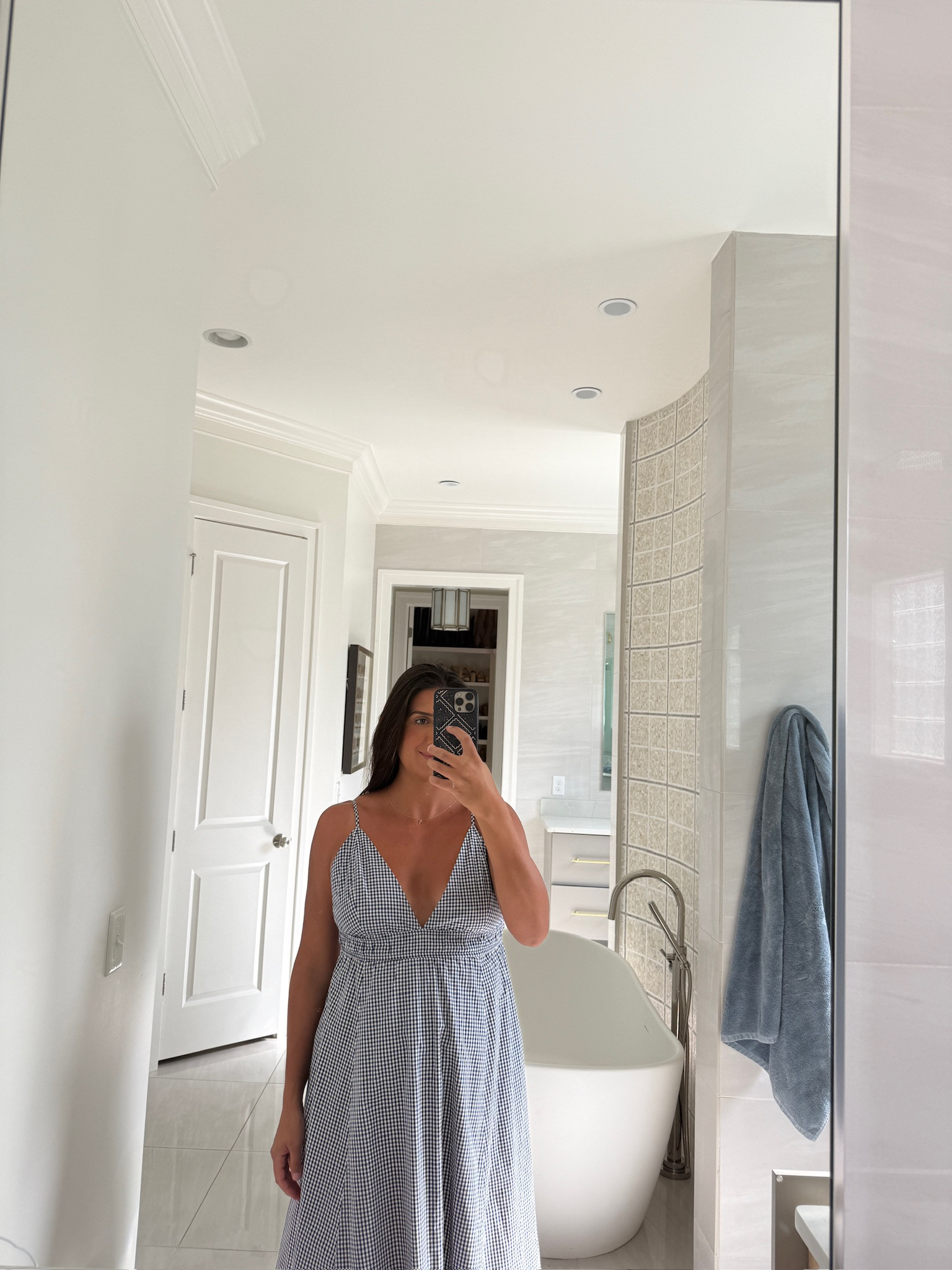 Love a good gingham dress

Tts: medium

Aritzia, Aritzia dresses, Aritzia sale, Aritzia on sale, @Aritzia , bump friendly dresses, date night outfit, brunch day outfit, grace white

#LTKgrwm #LTKSaleAlert #LTKBump