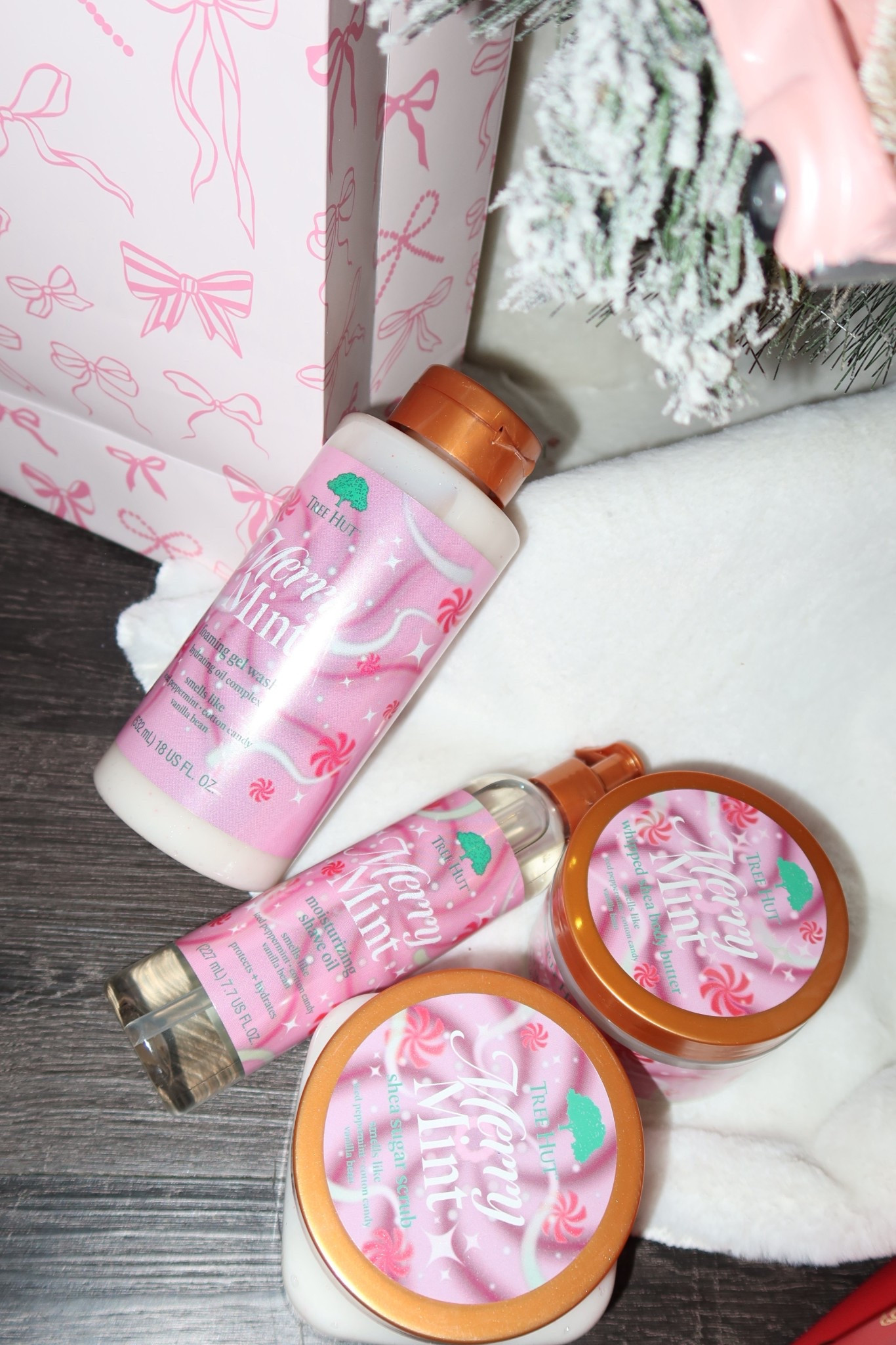 The perfect gift for the women in your life! This scent smells like Christmas morning in all of the best ways 🎅🏼💗 

#LTKFindsUnder50 #LTKHoliday #LTKGiftGuide