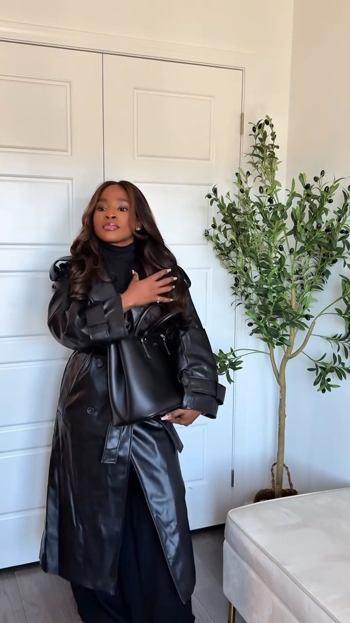 A black trench for the win because black is always a good idea! 🖤🖤

#LTKcanada #LTKmodest #LTKfall