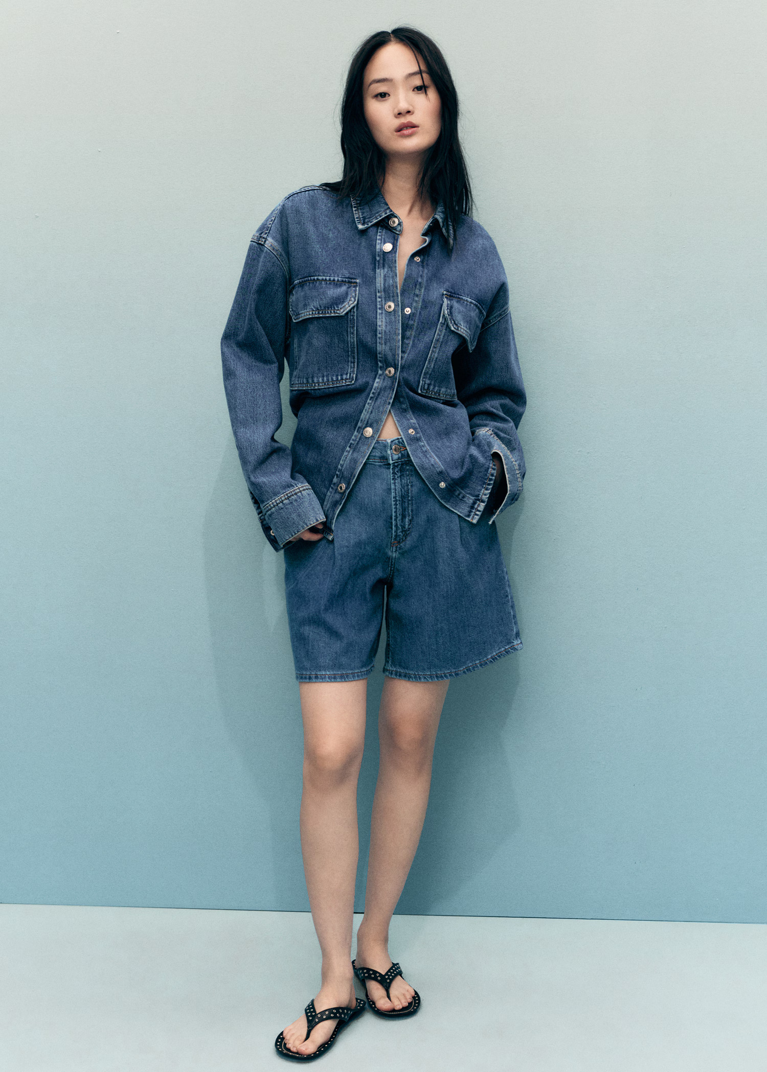 Mid-rise denim bermuda shorts with pleats - Women | MANGO USA | Mango (US/MX/AU)