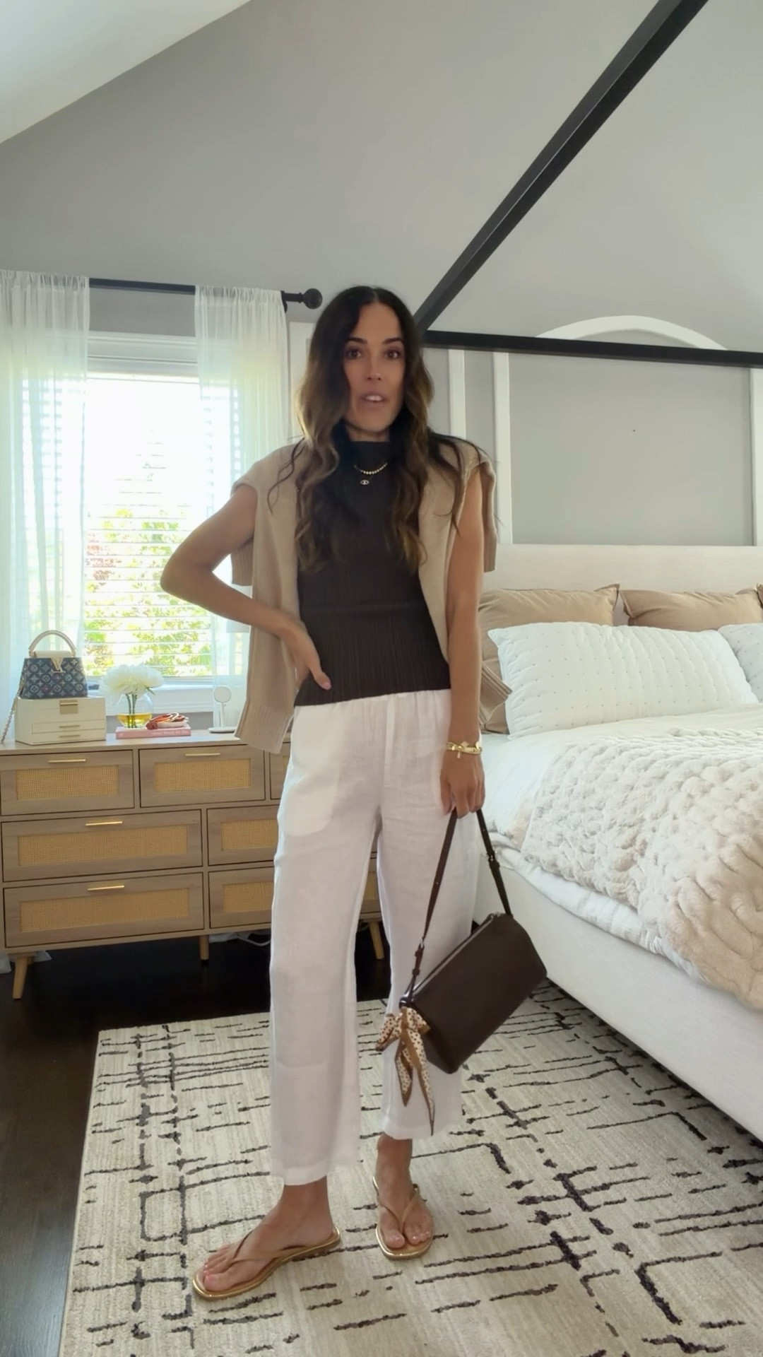 Loveeee the fit on these linen straight leg pants. You can see the white pockets through but you can’t see anything else (wear nude underwear 😂) they also come in every color imaginable lol wearing size xs

#LTKmomlife #LTKSeasonal #LTKOver40