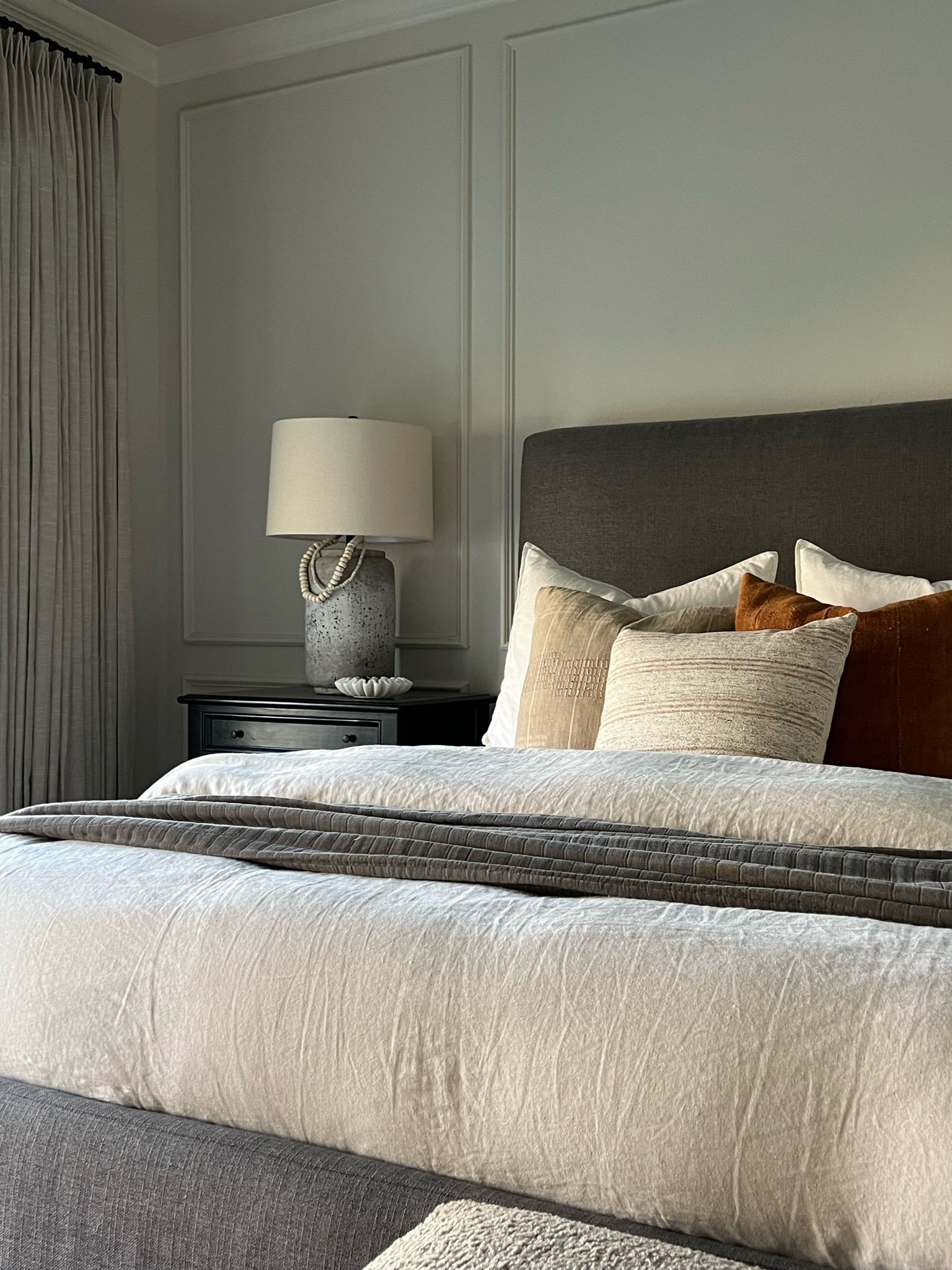 Natural linen duvet cover and neutral bedroom pillows



#LTKhome