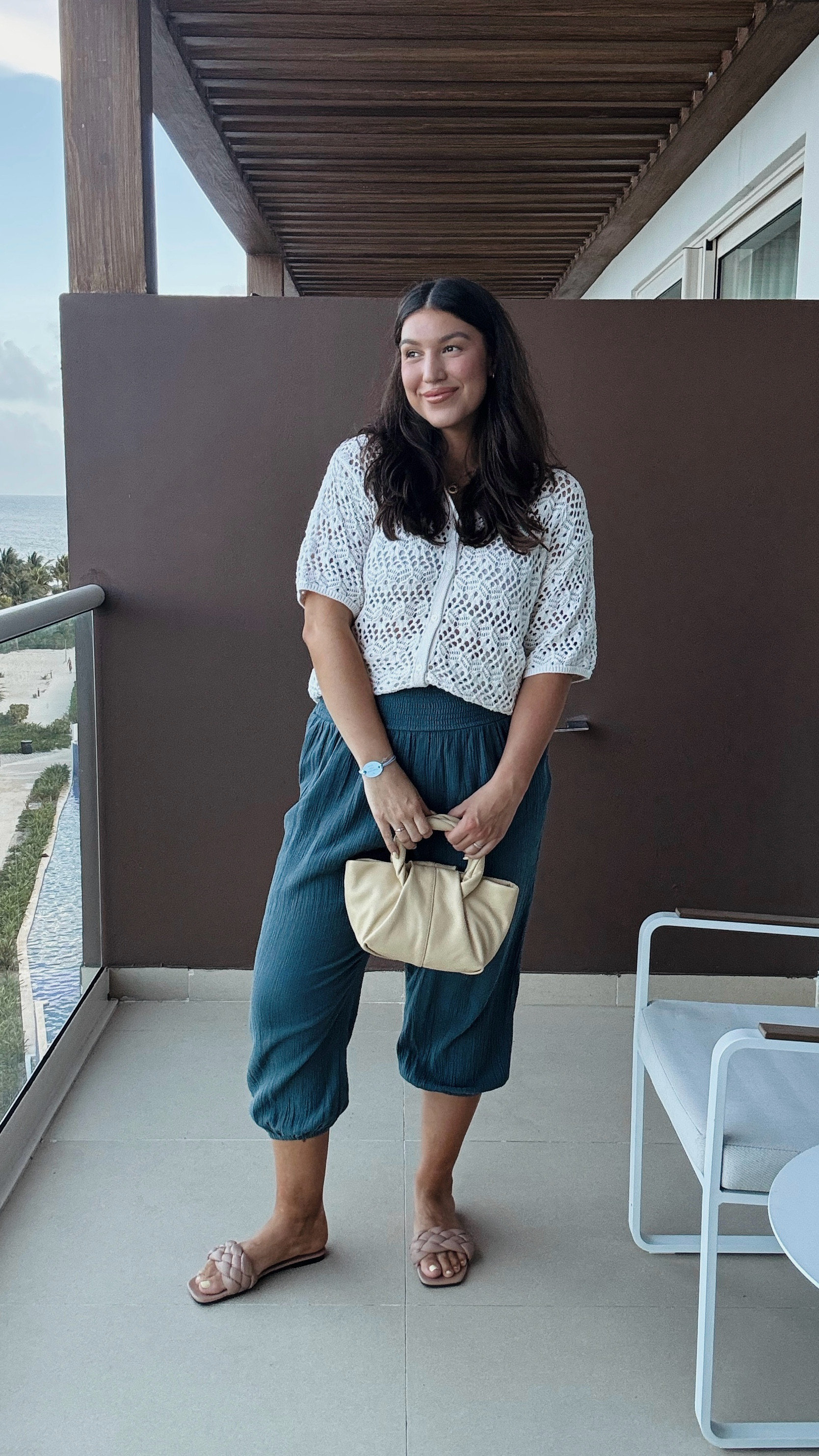 Easy casual look for dinner🤍

Vacation outfit, vacation style, mom spring outfit, mom style, easy travel style, midsize fashion, curvy outfit 

#LTKWatchNow #LTKTravel #LTKMidsize