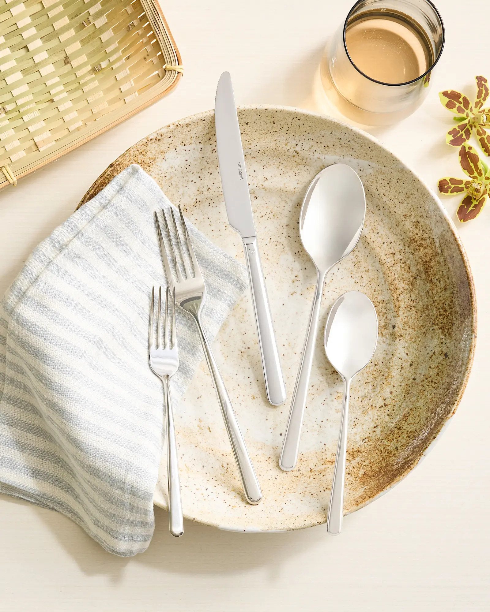 Gia Minimalist 20 Piece Flatware Set | Quince