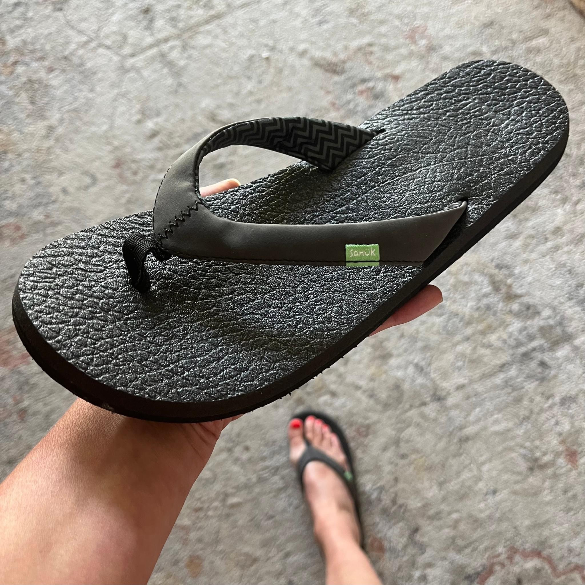 Sanuk circle flip flops online