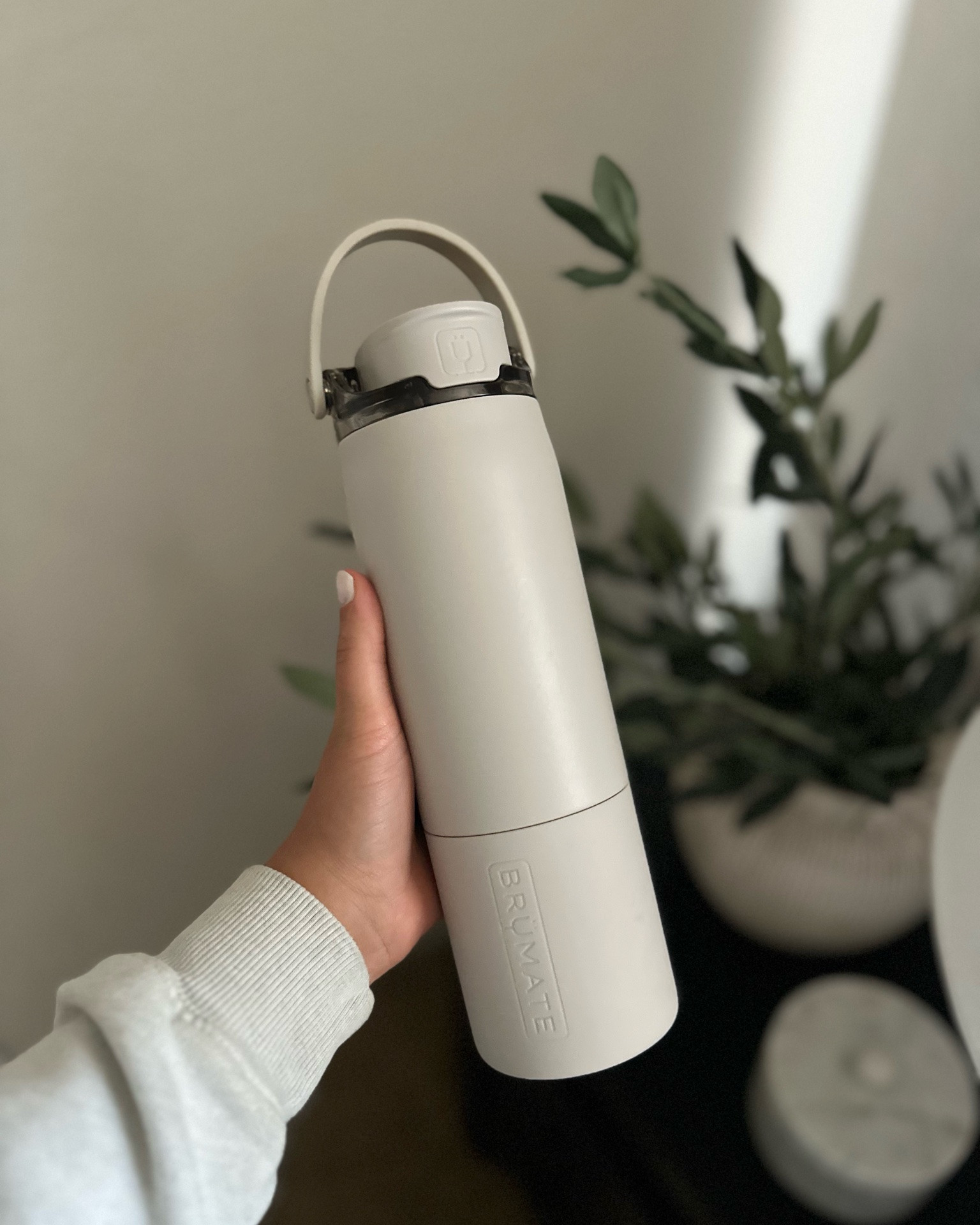 Brumate is my new addiction! All of the lid pieces come apart for easy deep cleaning! The best water bottle you’ll ever need. Trust me!

Water bottles, hydration, fitness, health and wellness, cups

#LTKmomlife #LTKselfcare #LTKActive