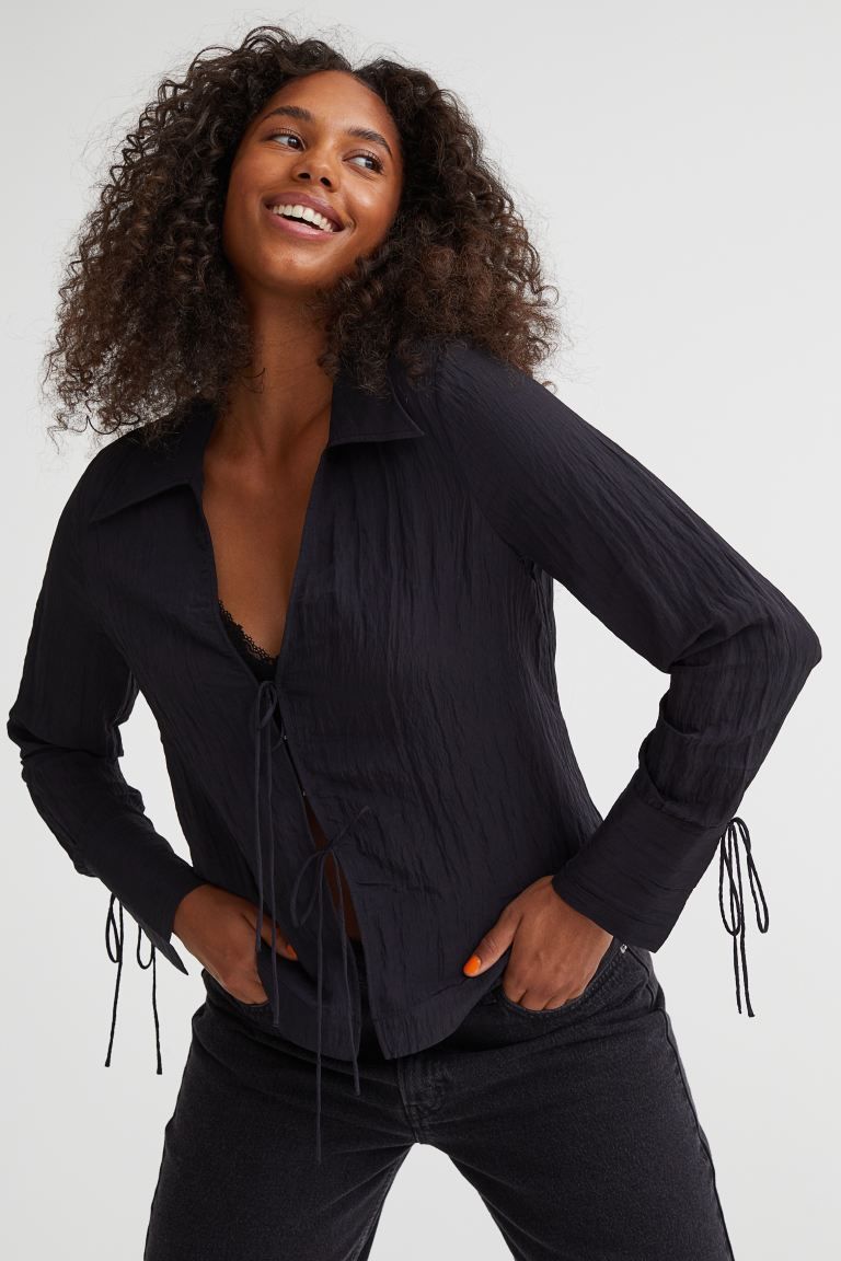 Crinkle tie-detail blouse | H&M (UK, MY, IN, SG, PH, TW, HK)