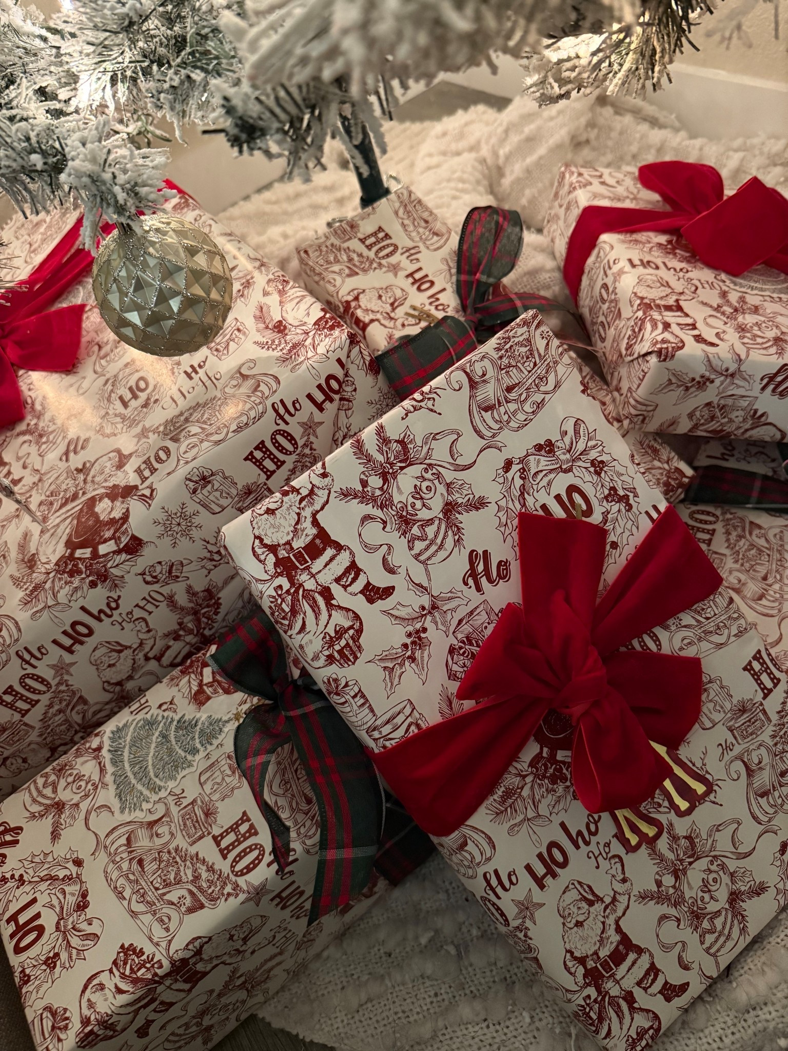 love my wrapping paper so much this year! 

#LTKGiftGuide #LTKSeasonal #LTKHoliday