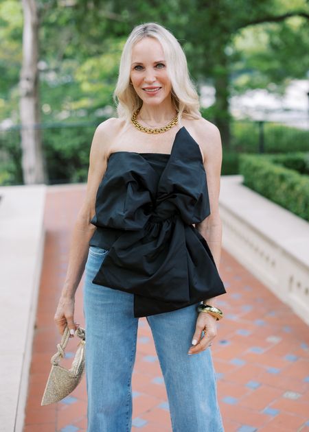 Date night outfit in the most gorgeous top!!!

Date Night, Bow Blouse, statement Necklace, Elevated Chic

#LTKOver40 #LTKItBag #LTKFindsUnder100