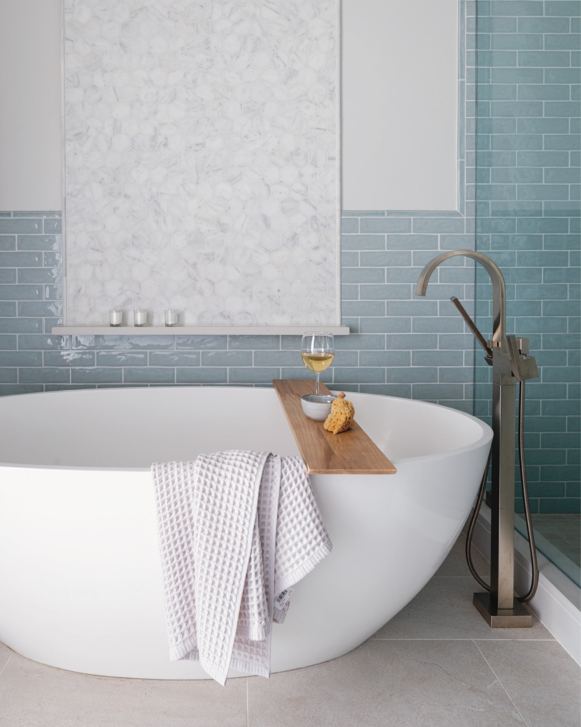 Mother’s Day is around the corner, and trust me, she wants a nice bath. Here are my bath essentials, and it includes this gorgeous tray and my favorite towels and candles!