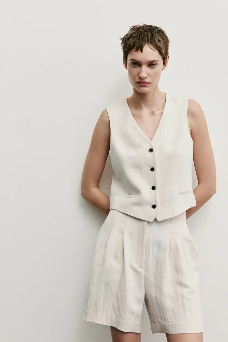 Tailored suit waistcoat - V-neck - Sleeveless - Light beige - Ladies | H&M GB | H&M (UK, MY, IN, SG, PH, TW, HK)