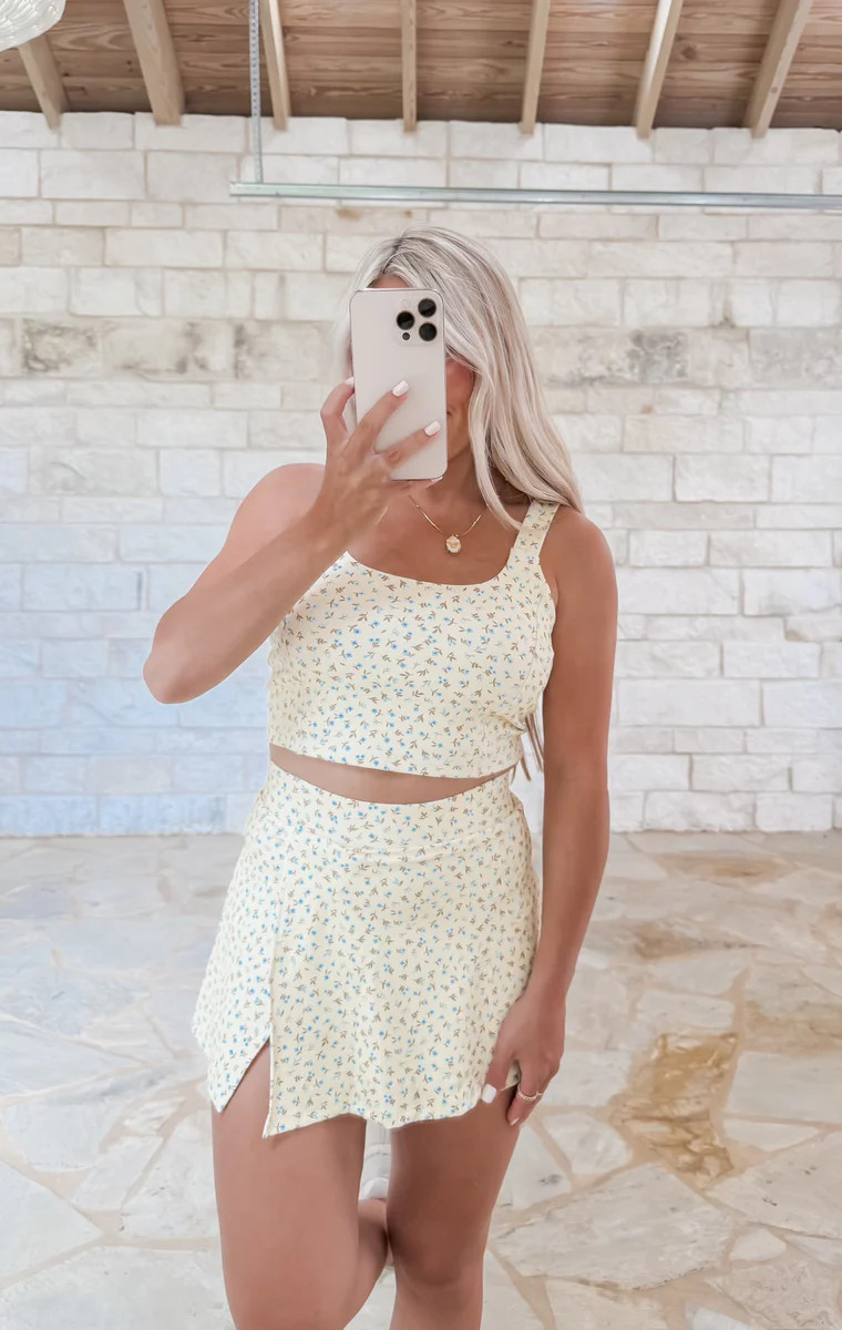 Ditsy Twist Back Athletic Top | CK Squared Boutique