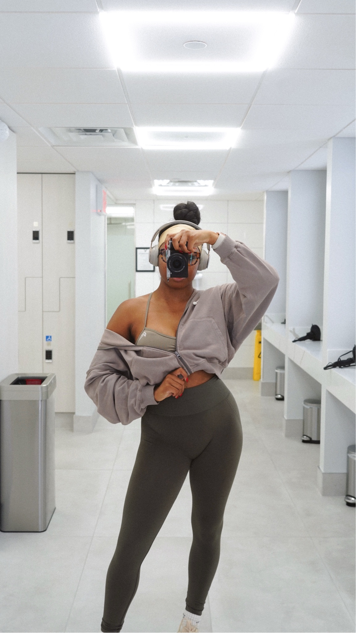 oner active effortless leggings in deep taupe (m, long) 

oner active micro sports bra in minky (s) 

oner active raw lounge oversized zip up hoodie in minky (L)


#LTKActive #LTKFitness