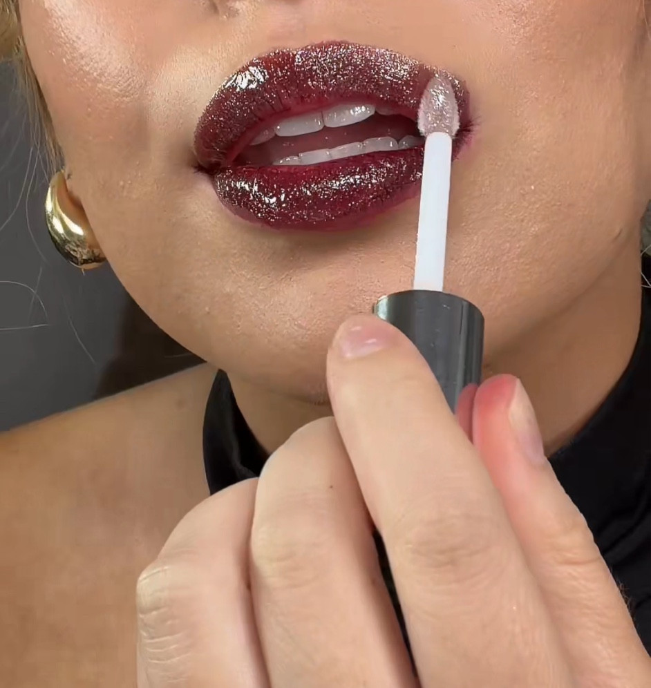 @SACHEUBeautyUSA is 25% off for the holiday season! 

#LTKSaleAlert #LTKBeauty #LTKGiftGuide