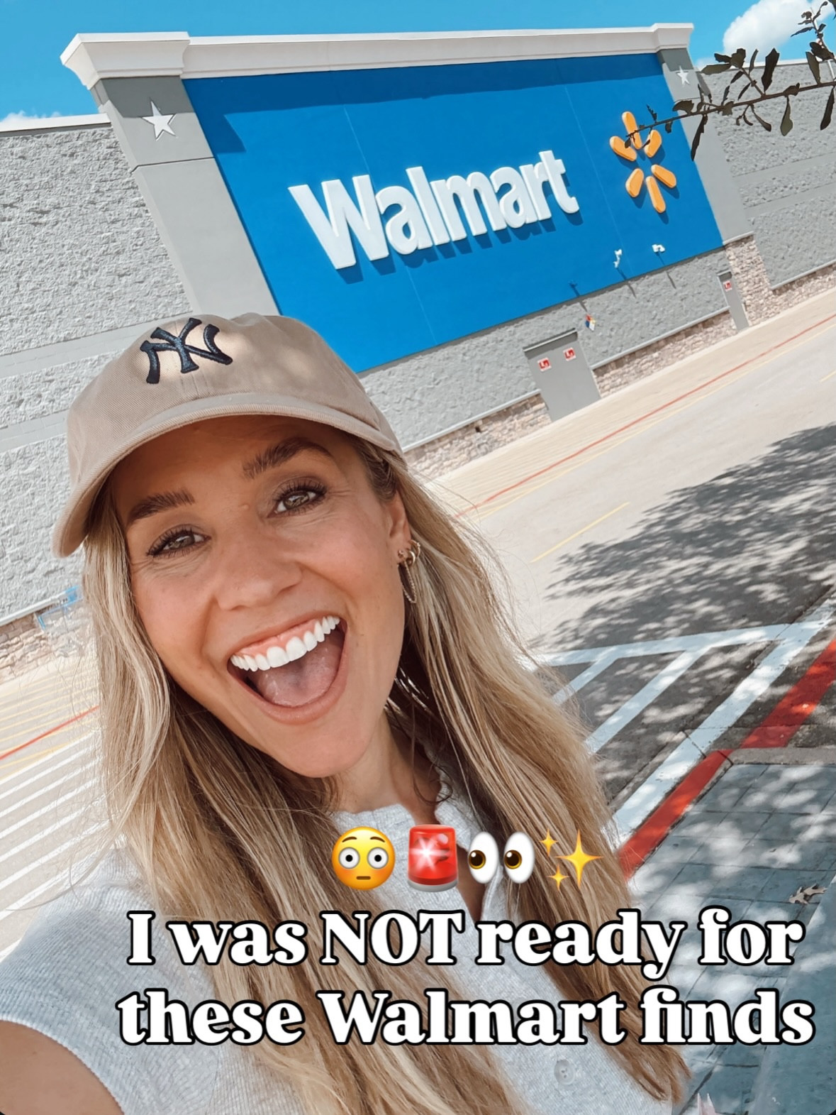 🤍✋🏼✨👀 Hold up. Why do I feel like I just walked into Anthro?! 

