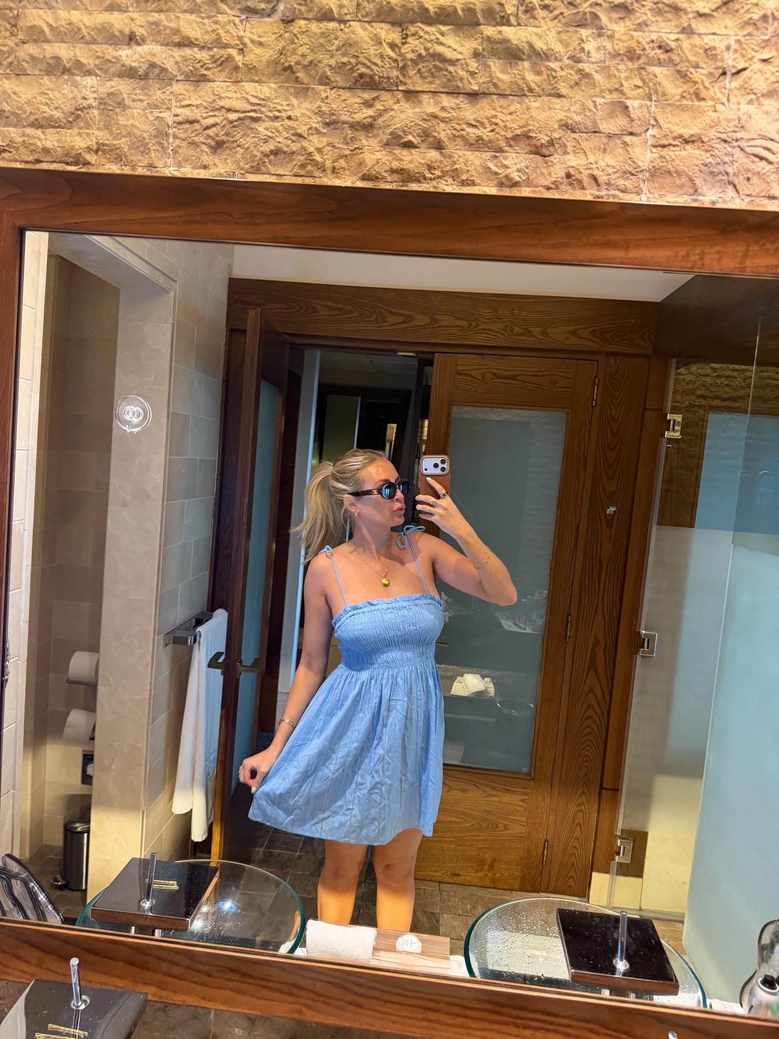 £10 beach dress! 

Holiday outfit, vacation outfit, holiday inspo, beach dress, primark 