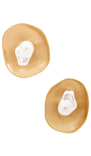 Marzia Earring in Matte Brass | Revolve Clothing (Global)