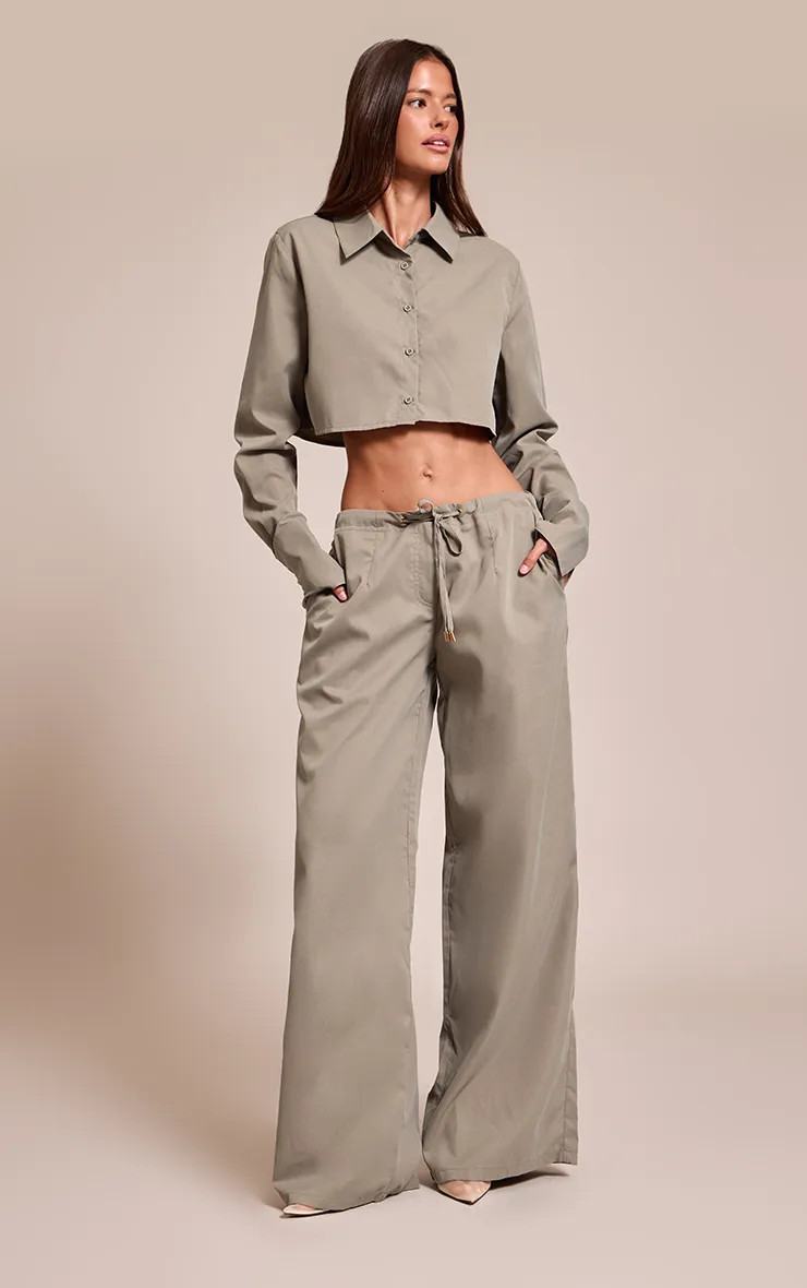 PrettyLittleThing Dark Khaki Oversized Drawstring Straight Leg Trouser Co-ord | Boohoo USA | boohoo (US & Canada)