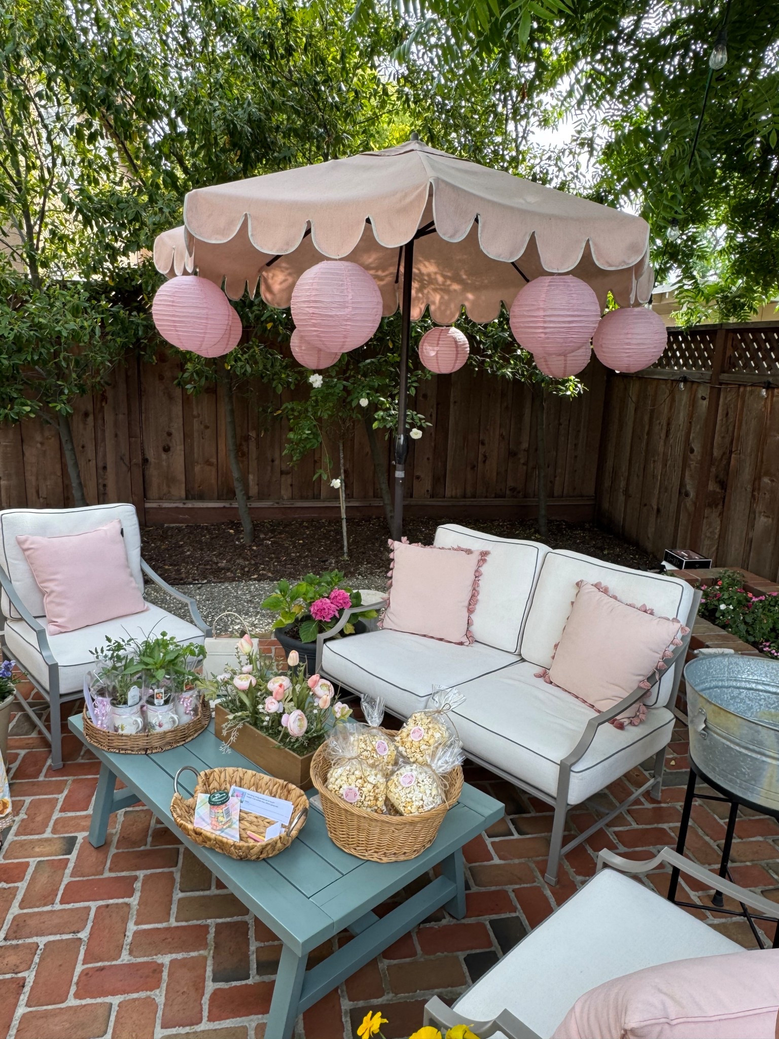 Backyard baby shower decorations

#LTKHome #LTKBaby #LTKMothersDay