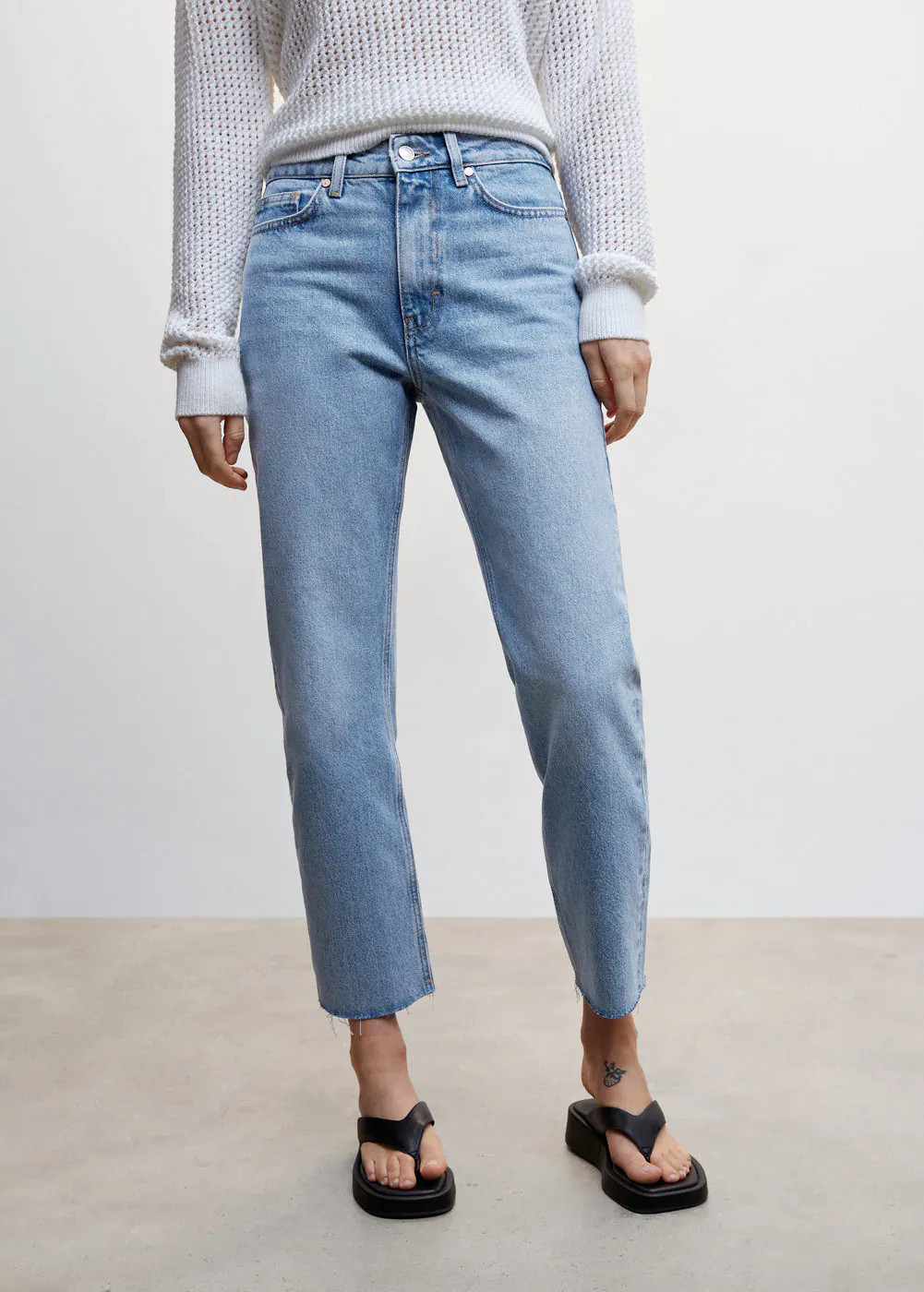 Jean droit revers effilochés -  Femme | Mango France | MANGO (FR)