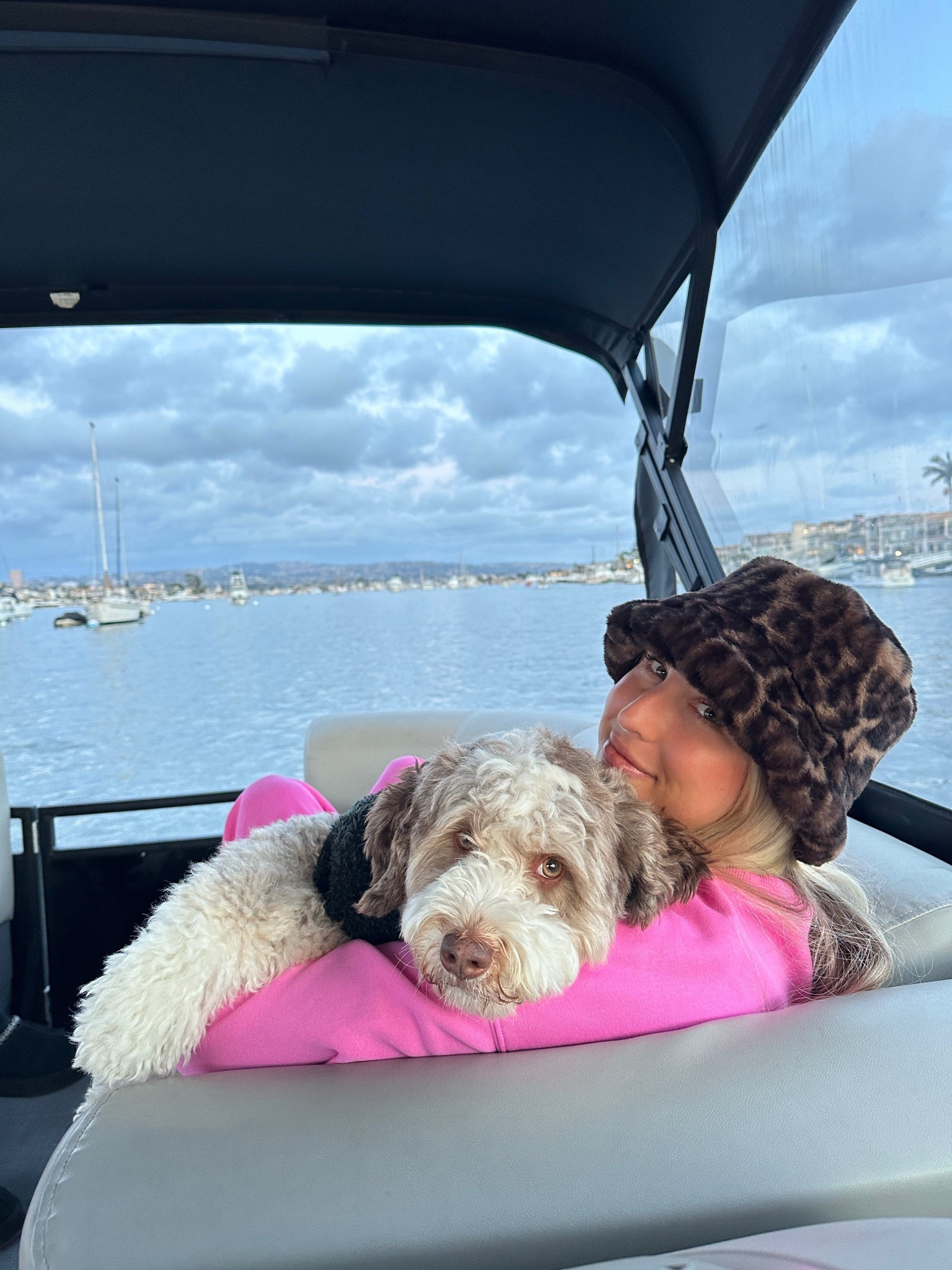 Cute bucket hat of my dreams! #buckethat #hat

#LTKTall #LTKTravel #LTKootd