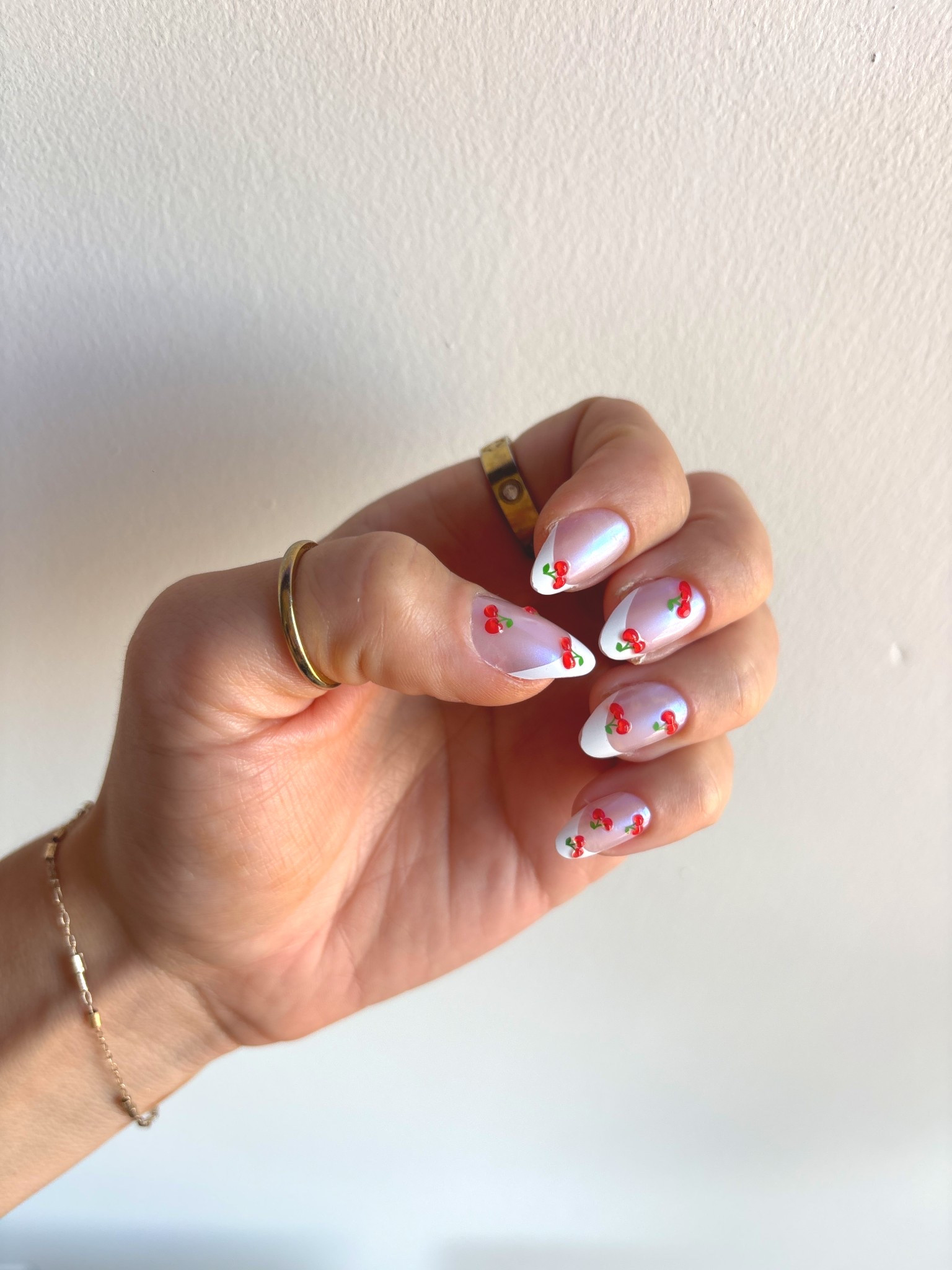 the best summer press on nails i’ve ever found🤭🍒

#LTKselfcare #LTKSaleAlert #LTKSeasonal