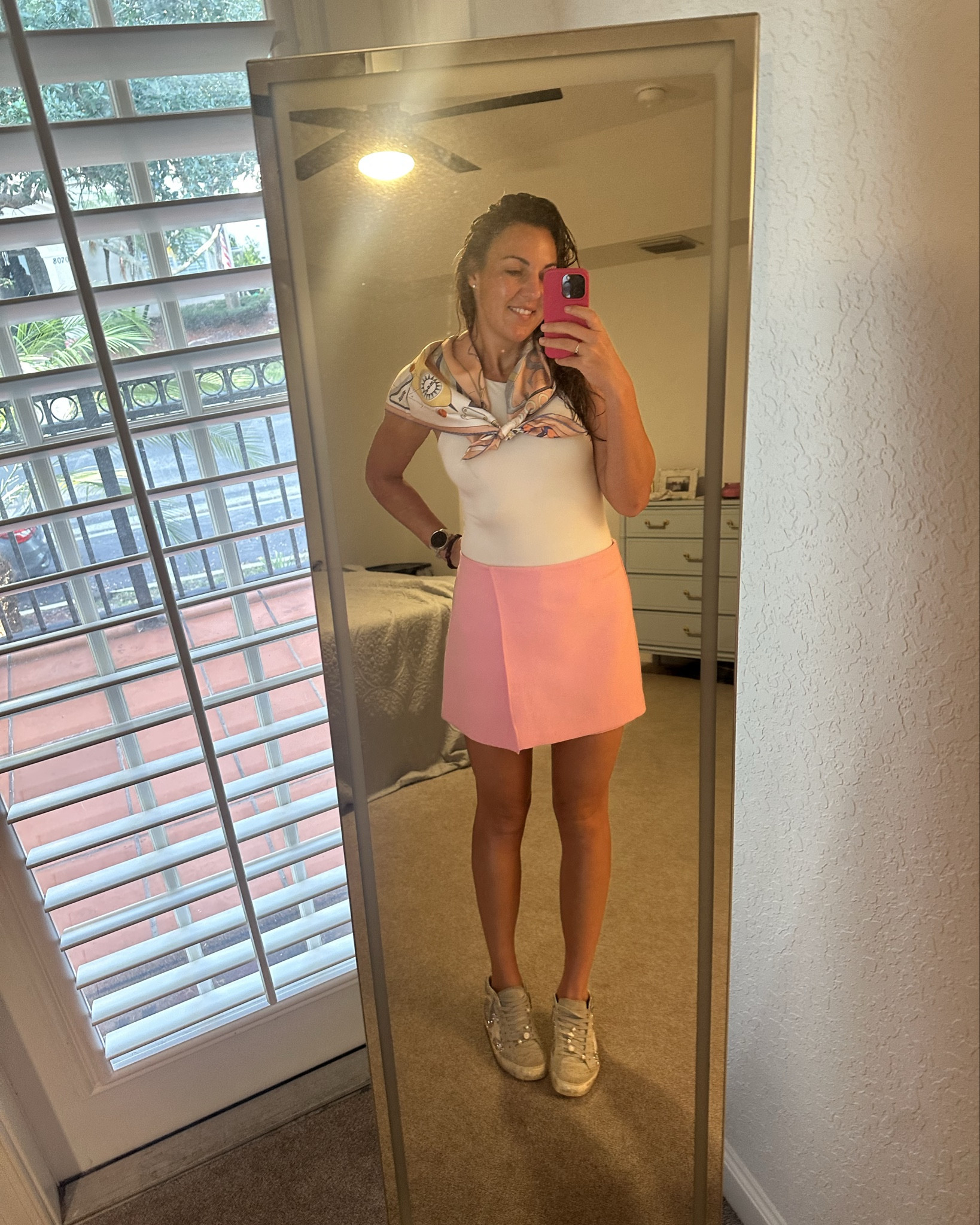 A little scarf action #hermes #pink #wednesdays #work #workwear

#LTKWorkwear #LTKFindsUnder50