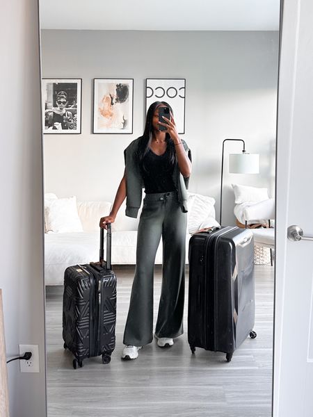 Today’s travel look! This is one of my favorite sets! It is so soft and comfy. You can use my code BRENNAXSPANX for $$ off! 

#LTKstyletip #LTKtravel #LTKSeasonal