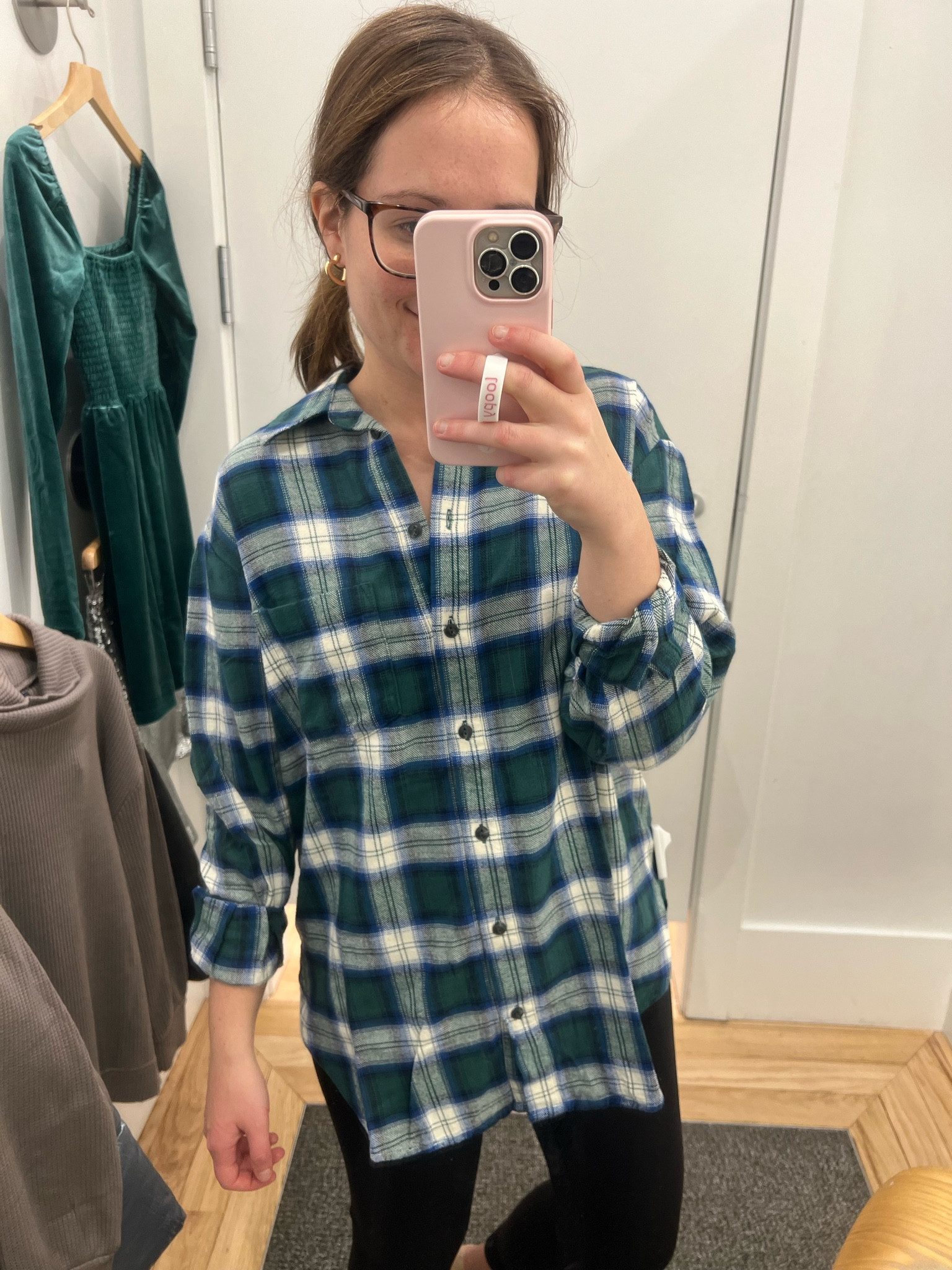 An awesome oversized flannel to get you through the rest of winter. Legging friendly !! Paired with Gap’s fit leggings.

Sizing: stay tts (xs)



#LTKstyletip #LTKunder50 #LTKSeasonal