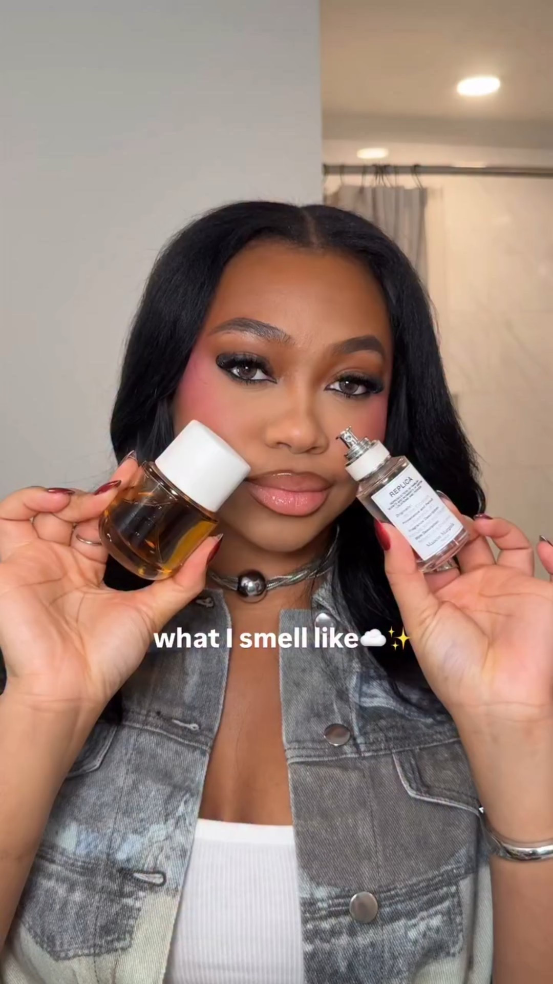 marshmallow dream☁️✨
This fragrance combo will definitely get you “you smell good” compliments all day . Thank me later
Vanilla skin @phlur 
By the fireside @maisonmargielafragrances 
Marshmallows body mist @ellisbrooklyn 
Body Milk @fentybeauty
Cloud 9 @brwnsugarbabe 
#smellgoodfeelgood #smellgoodstayfresh #layeringcombo #fragrancecombo #softglow #bodycareroutine #thatgirlroutine #femininevibes #signaturescents #fragrancetiktok #fragrancecollection #softgirlera #signaturestyle 

What do you think I smell like🥺✨?