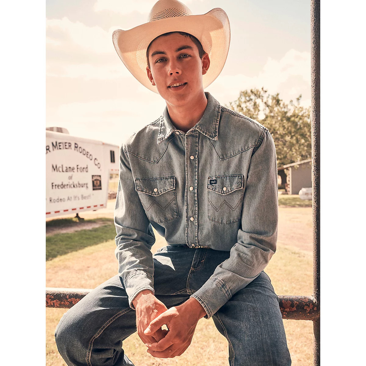 Cowboy Cut® Long Sleeve Western Denim Snap Work Shirt in Stonewash | Wrangler