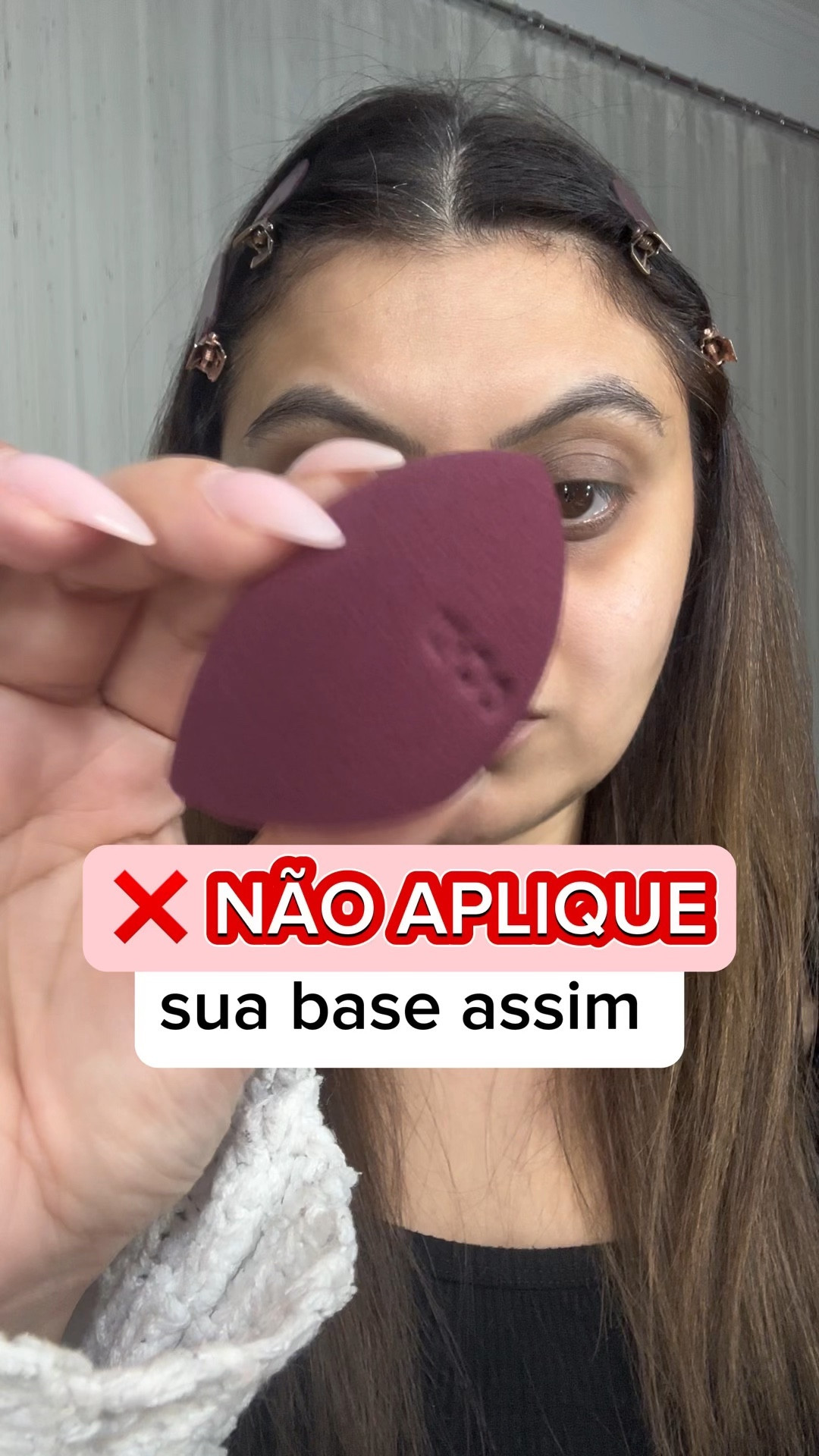 ✨Esponja úmida ou seca?✨

O ideal é utilizar a esponja úmida. Desse modo, ela vai deixar sua pele com um acabamento mais bonito, natural e com um viço lindooo, além de absorver menos produtos! 

Você pode utilizar a esponja seca, mas ela não vai espalhar tão bem o produto, podendo até deixar a pele manchada e ficar um acabamento com aspecto mais pesado. 😉

Já salva essa dica e compartilha com as amigas 🥰

#makeuplovers #howtomakeup #tutorial #makeuphacks #maquiagembrasil #maquiagemprofissional
#makeuptrends #maquiagem #maquiagemviral #makeup #truquesdemaquiagem #makeuptutorial #tutorialmakeup #tutorialdemaquiagem #truquesmakeup #dicasdemaquiagem #dicasdemake #universodamaquiagem #makeupword #beautytips
#makeprofissional #beautyhacks #makeuptips 

#LTKbeauty #LTKbrasil