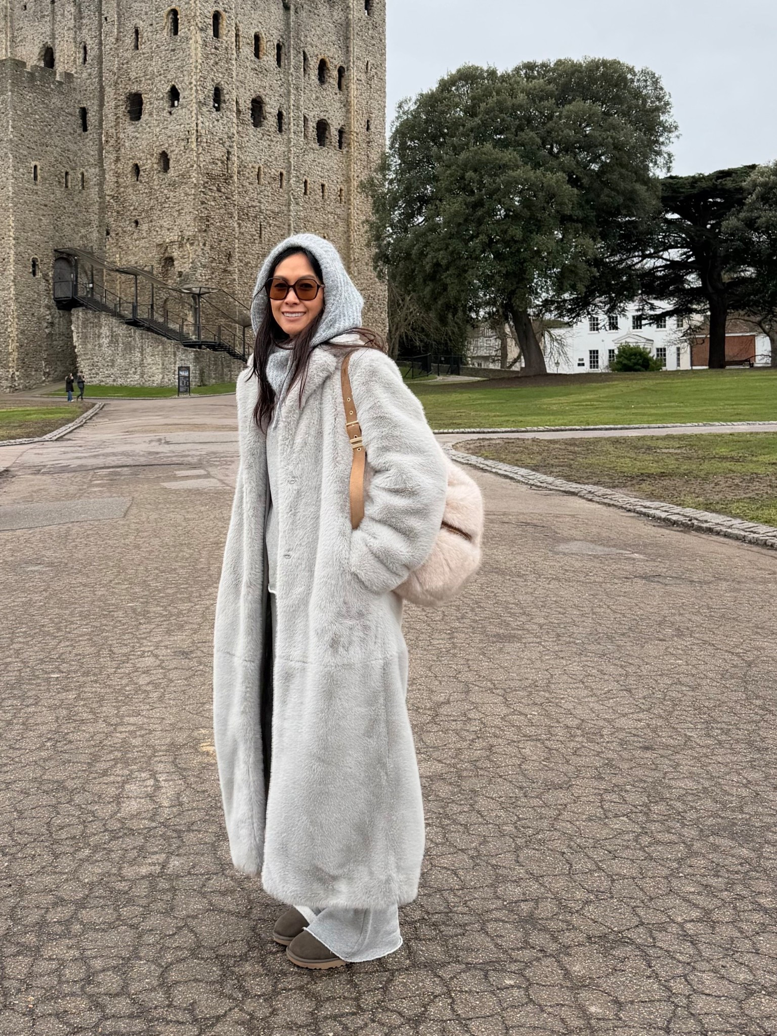 Faux fur coat size medium
Mint velvet bag
F&F snood

#LTKeurope #LTKwinter #LTKuk