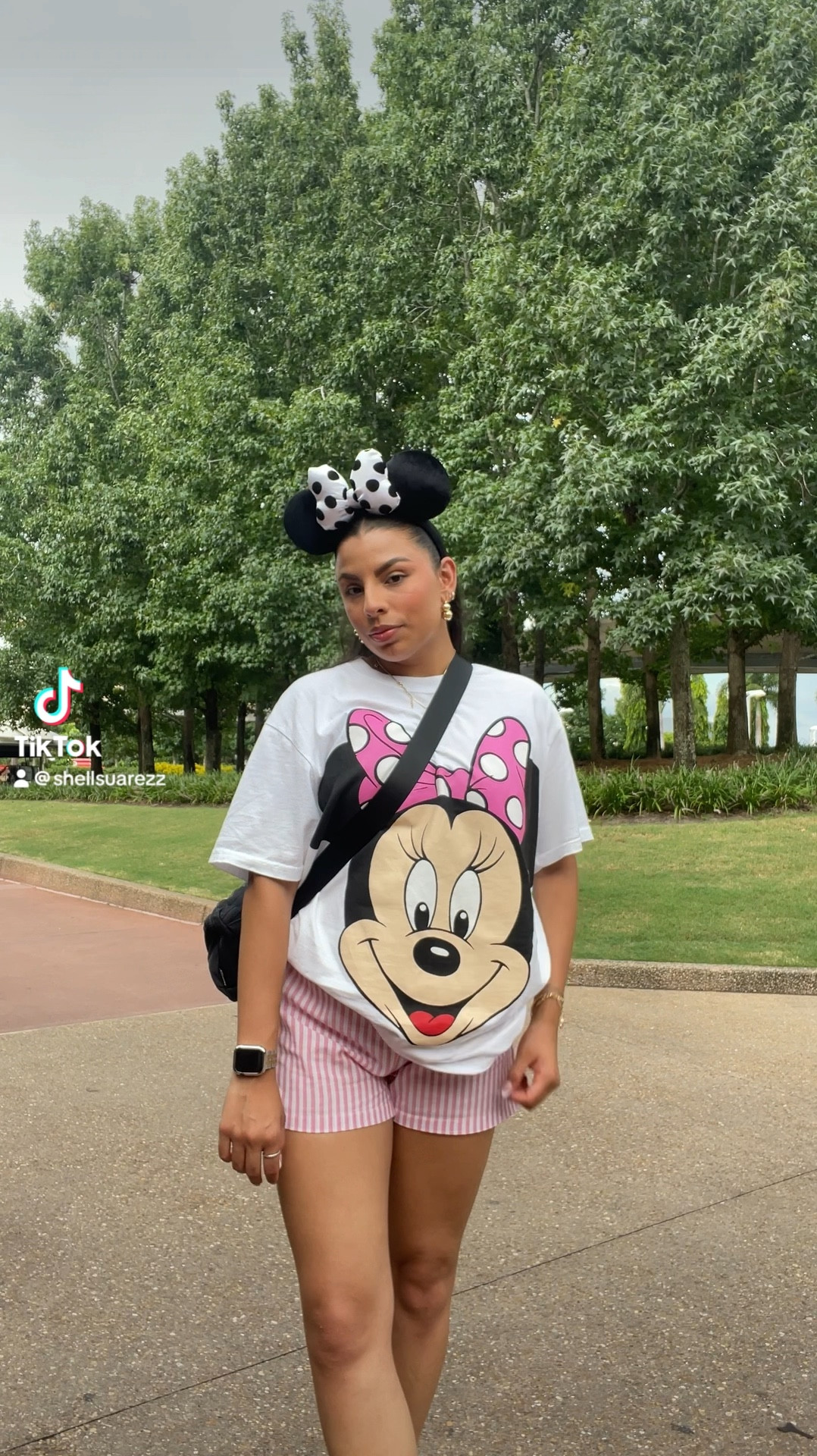 ootd for disney🩷 #disneyootd #ootd #disneyoutfit

#LTKStyleTip #LTKFindsUnder50 #LTKVideo