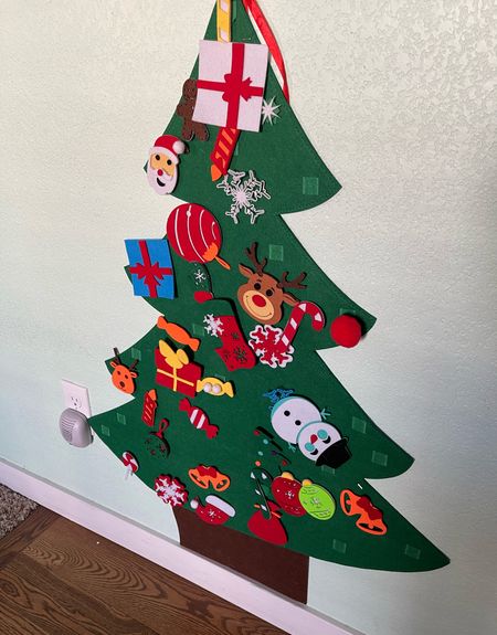 Velcro Christmas Tree!

** Don’t forget to ❤️ any items you like so you get notified when there’s a price drop! 

📱➡️ simplylauradee.com

#LTKGiftGuide #LTKHoliday #LTKCyberWeek